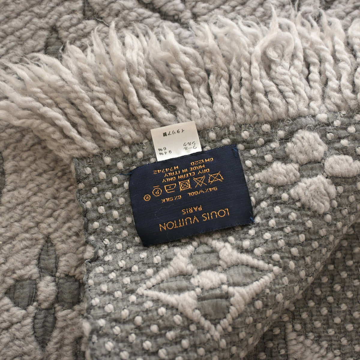 Louis Vuitton Logomania Scarf, photo 4 of 6
