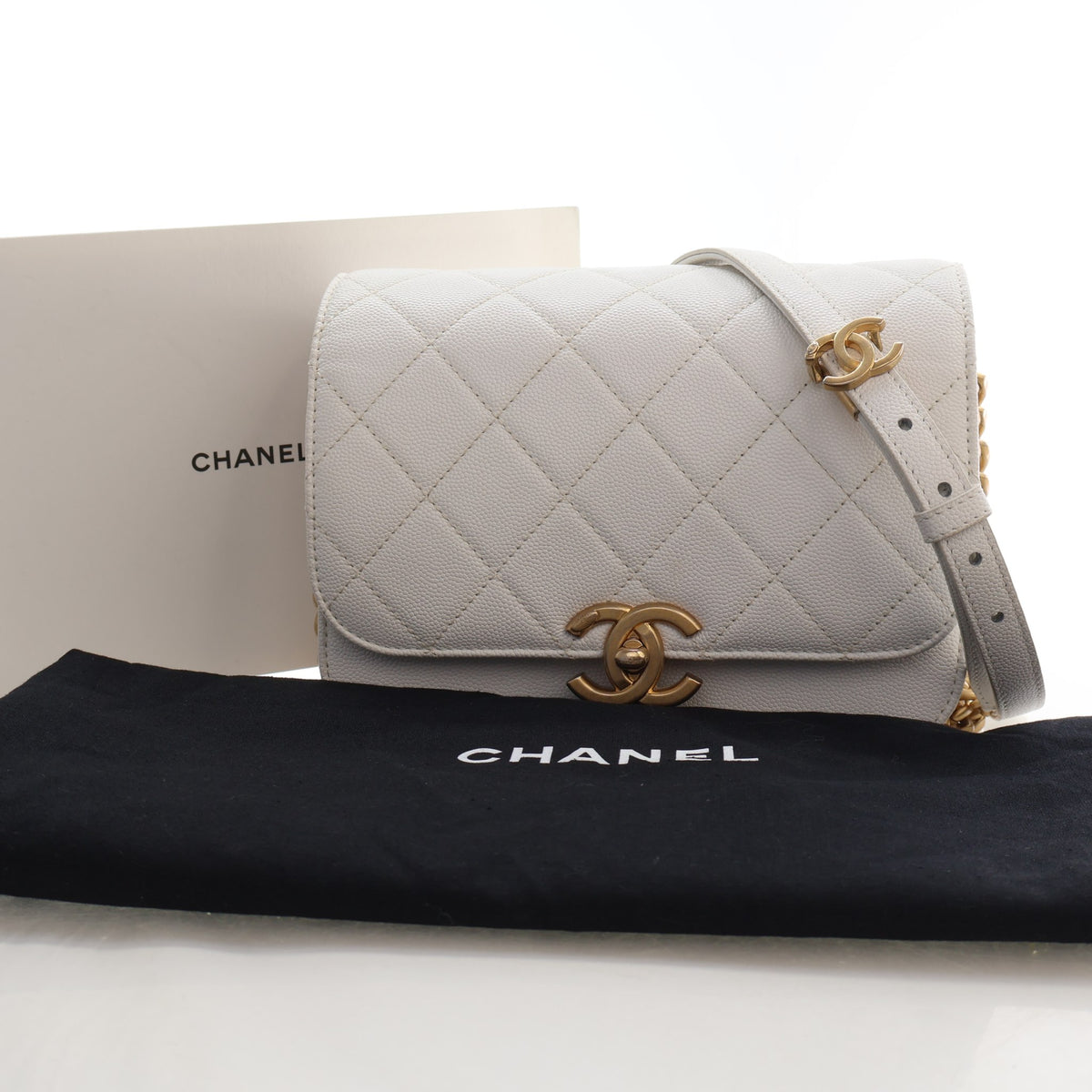 Pre-Owned Chanel Flap Bag Mini Caviar Leather Chain Melody, front view