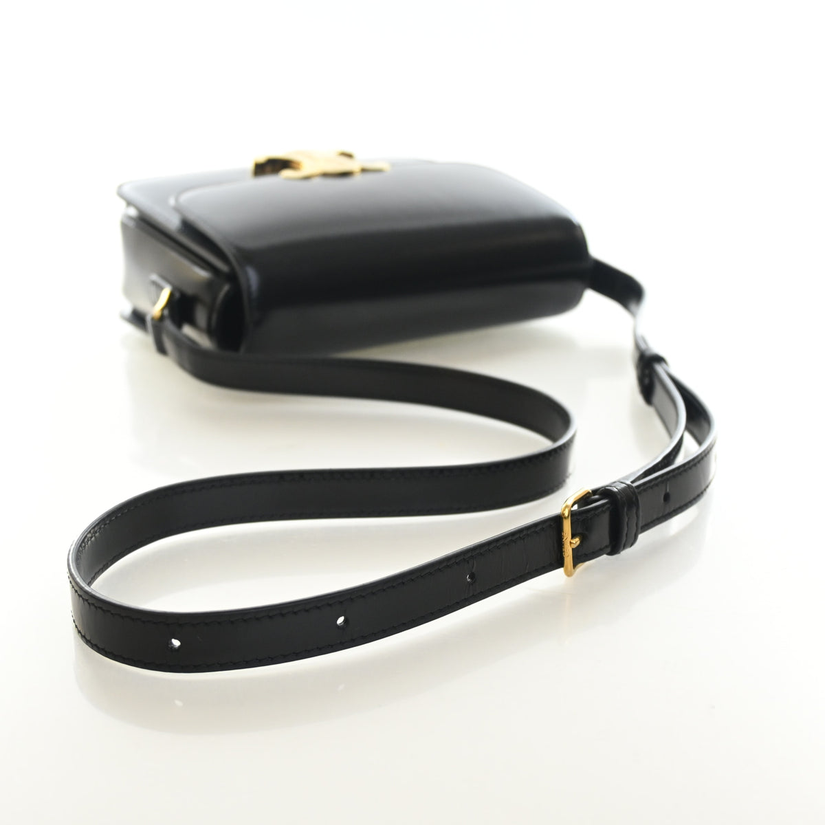 Pre-Owned Celine Flap Bag Teen Calfskin Triomphe, side view, photo 10 of 14