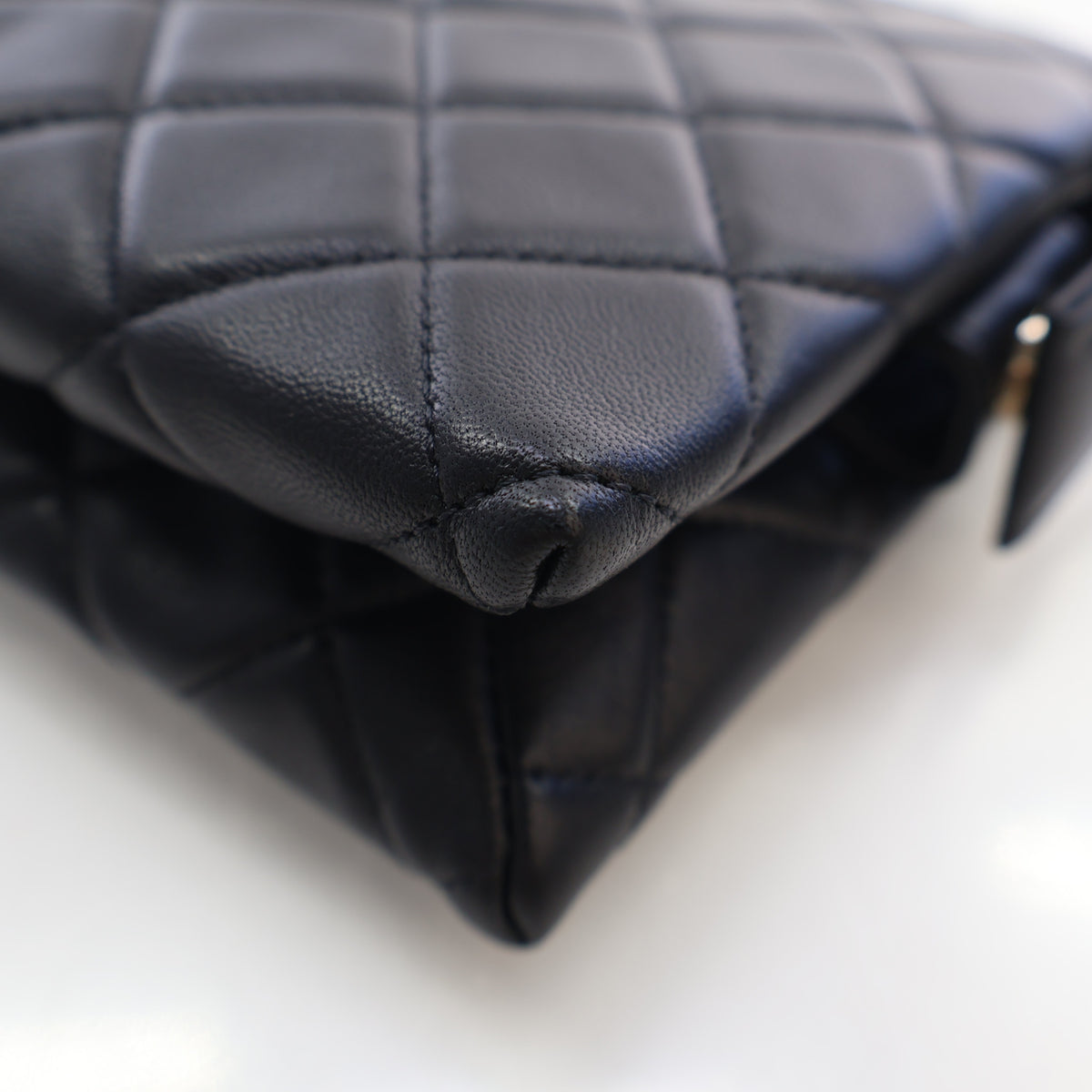 Pre-Owned Chanel Medium Lambskin Coco Charms Pouch, corner detail