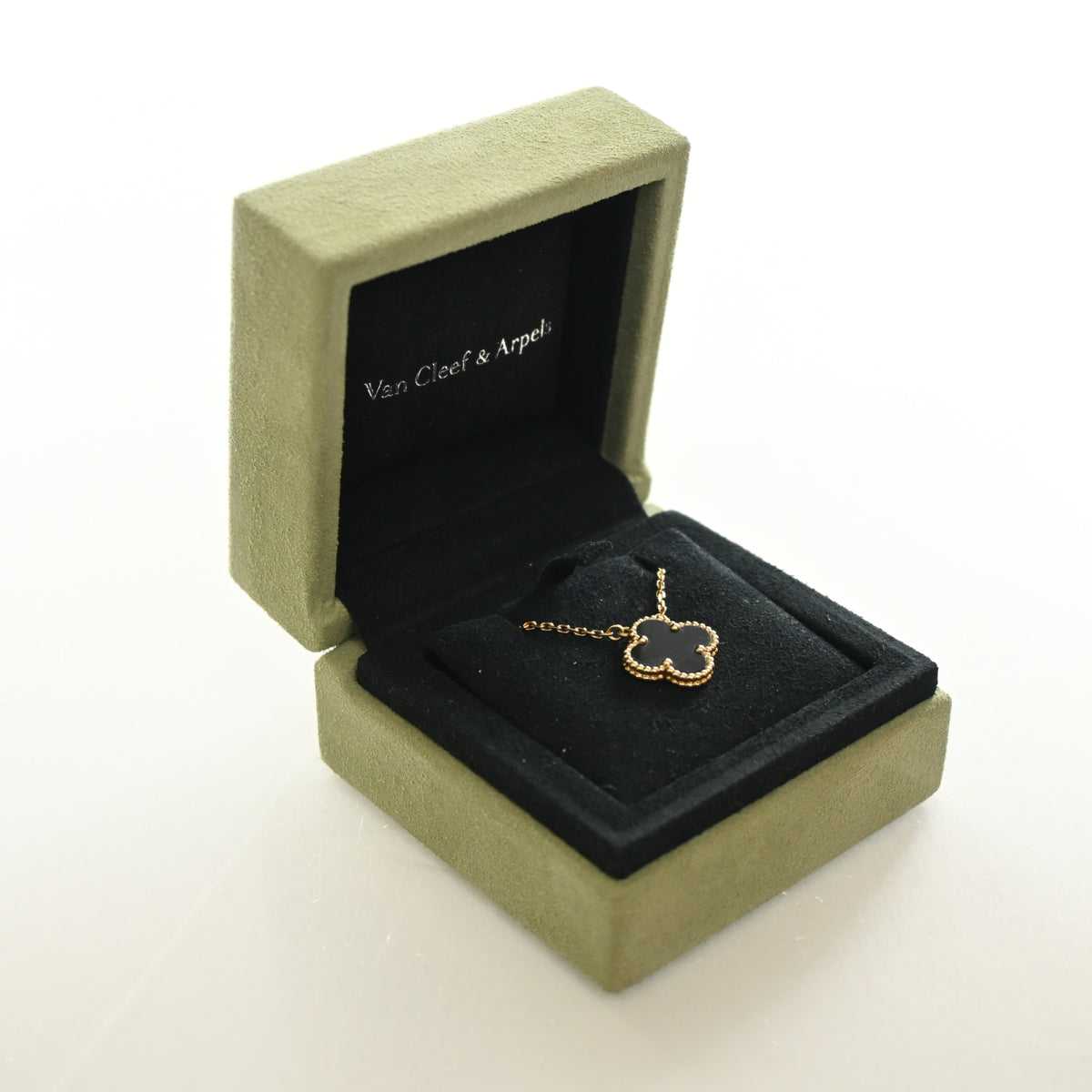 Van Cleef & Arpels Onyx Vintage Alhambra Pendant, photo 2 of 7