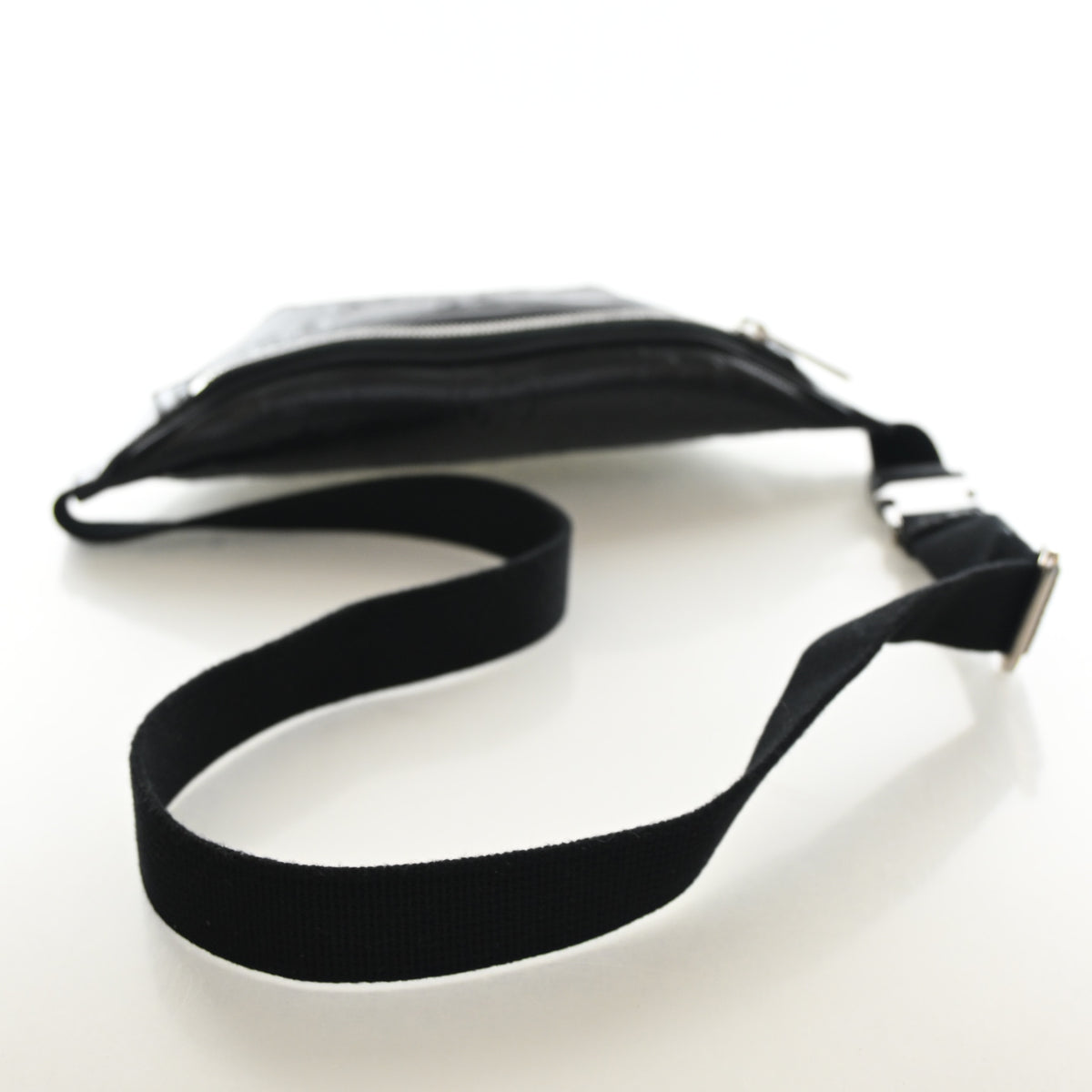 Pre-Owned Gucci Belt Bag GG Embossed, side profile, photo 9 of 12