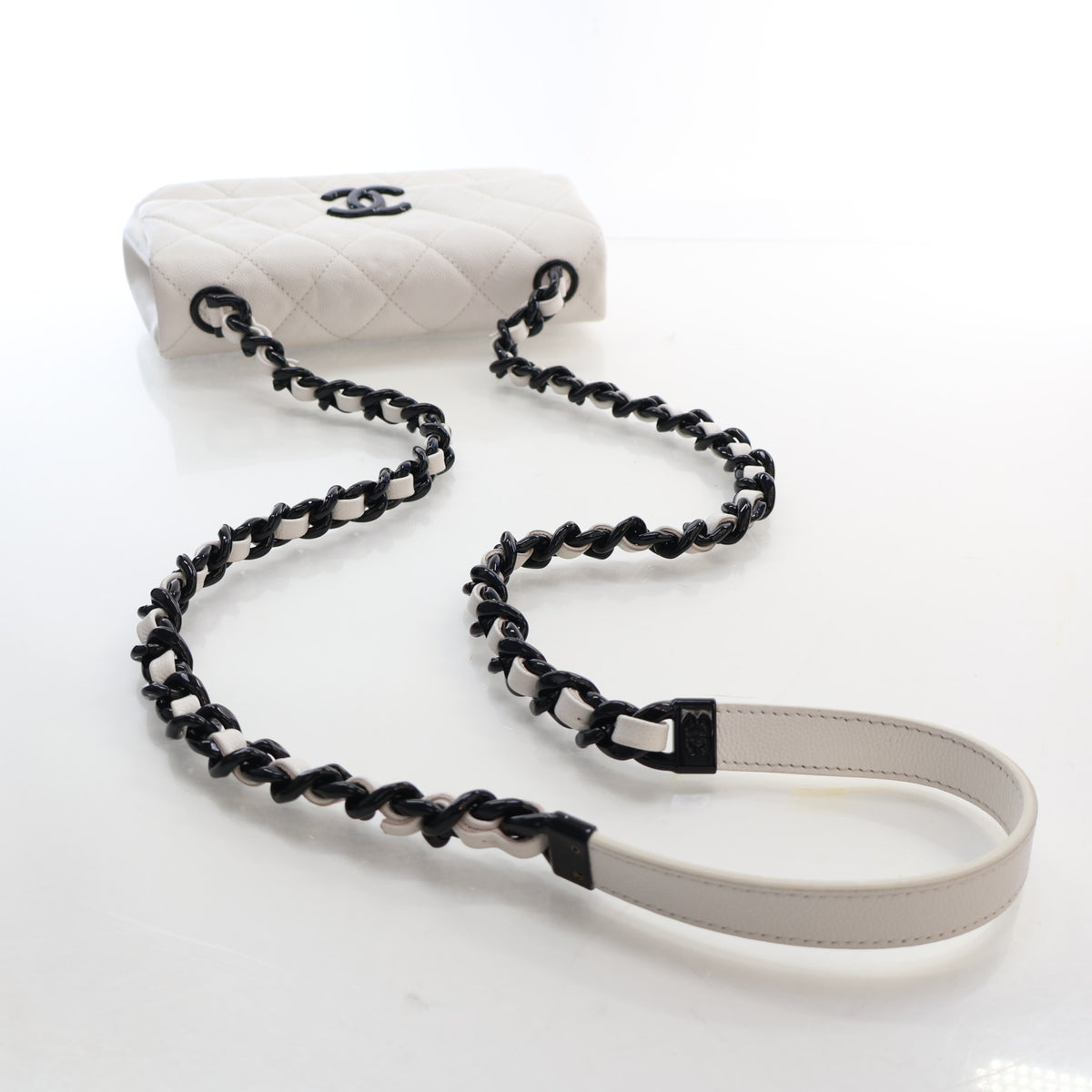 Pre-Owned Chanel Flap Bag Mini Caviar Leather My Everything, strap detail