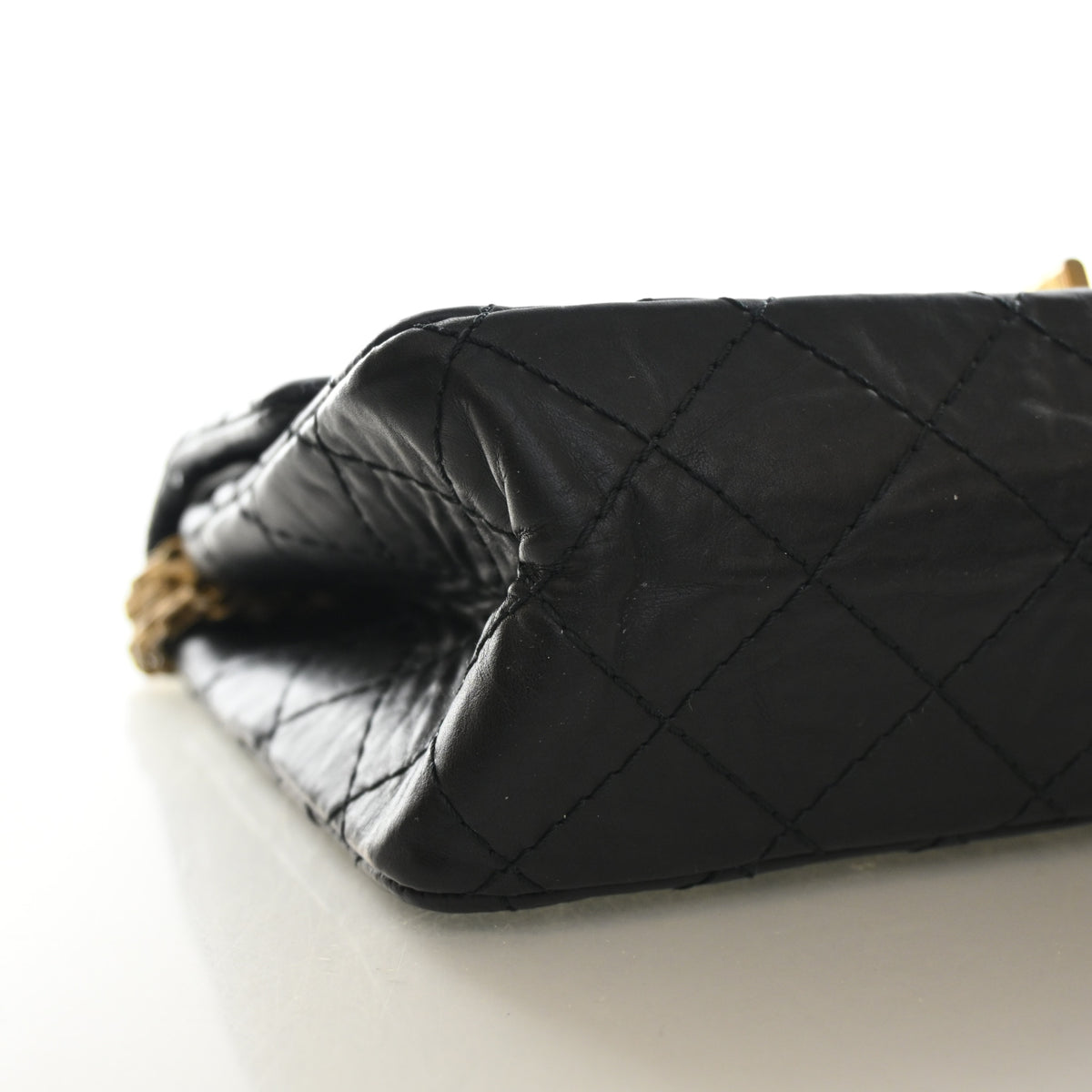 Pre-Owned Chanel Flap Bag 225 Aged Calfskin Reissue 2.55, side profile