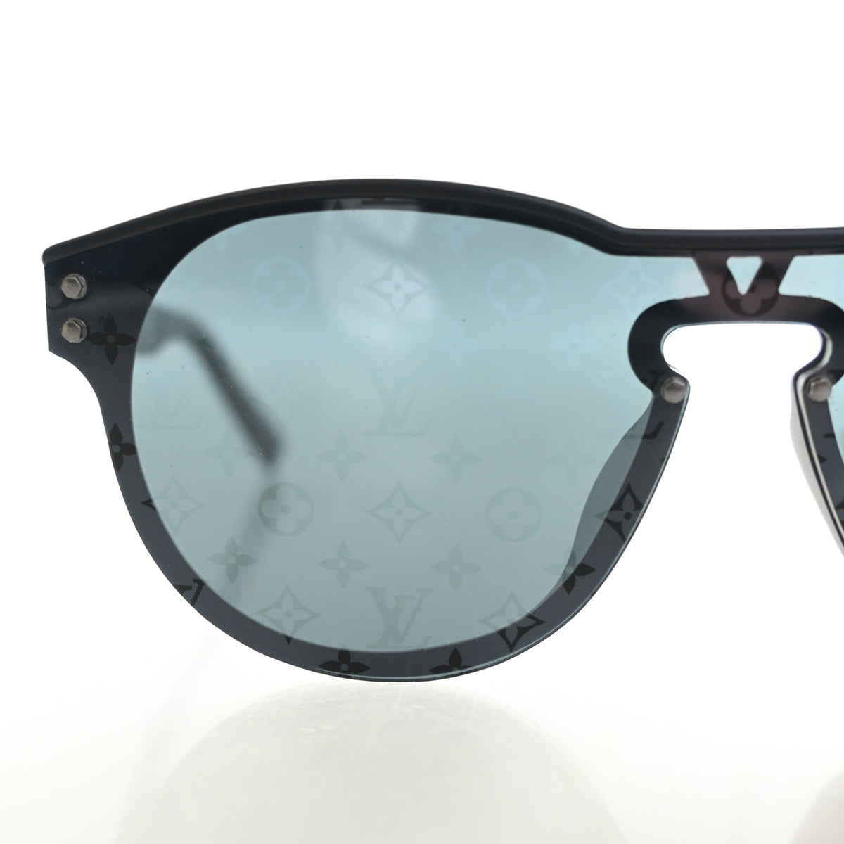 Louis Vuitton LV Waimea Round Sunglasses, photo 7 of 7