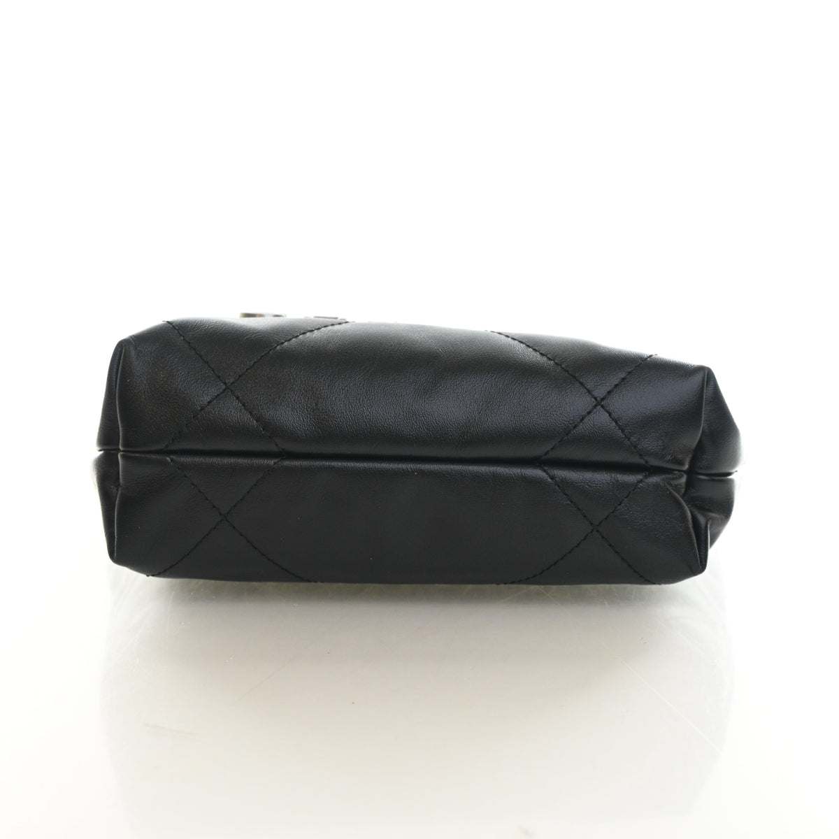 Pre-Owned Chanel 22 Hobo Mini Calfskin, base view, photo 9 of 14