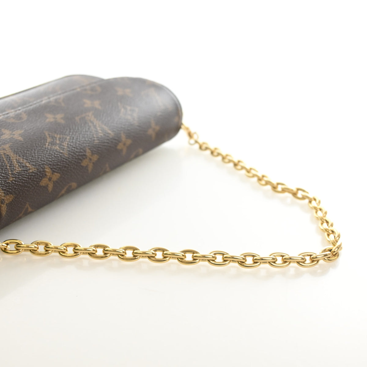 Pre-Owned Louis Vuitton Wallet On Chain Monogram Ivy, side profile, photo 9 of 15