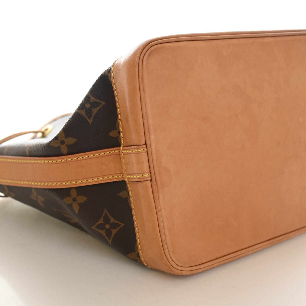 Pre-Owned Louis Vuitton Monogram Noe BB, base view