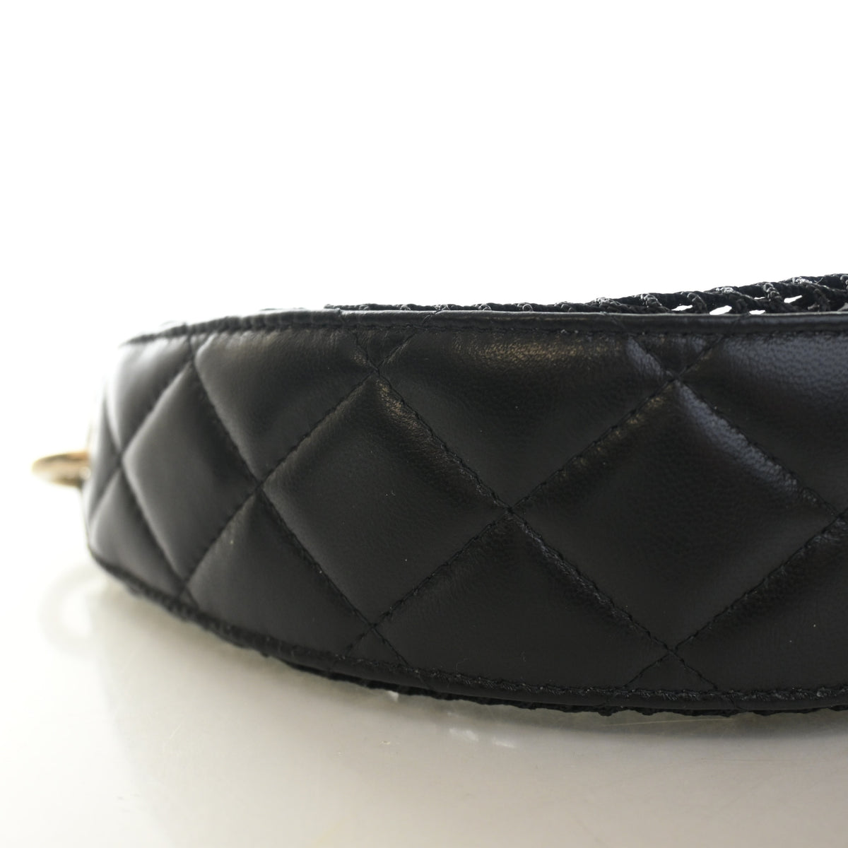 Pre-Owned Chanel Hobo Lambskin Mesh Chain, side view