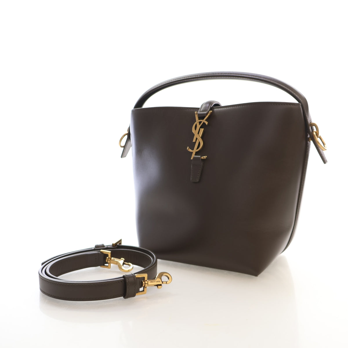 Pre-Owned Saint Laurent Bucket Bag Small Calfskin Le 37, three-quarter view