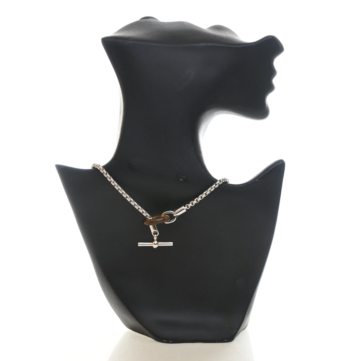Pre-Owned Hermès Necklace Meli Melo, worn on model, photo 4 of 6