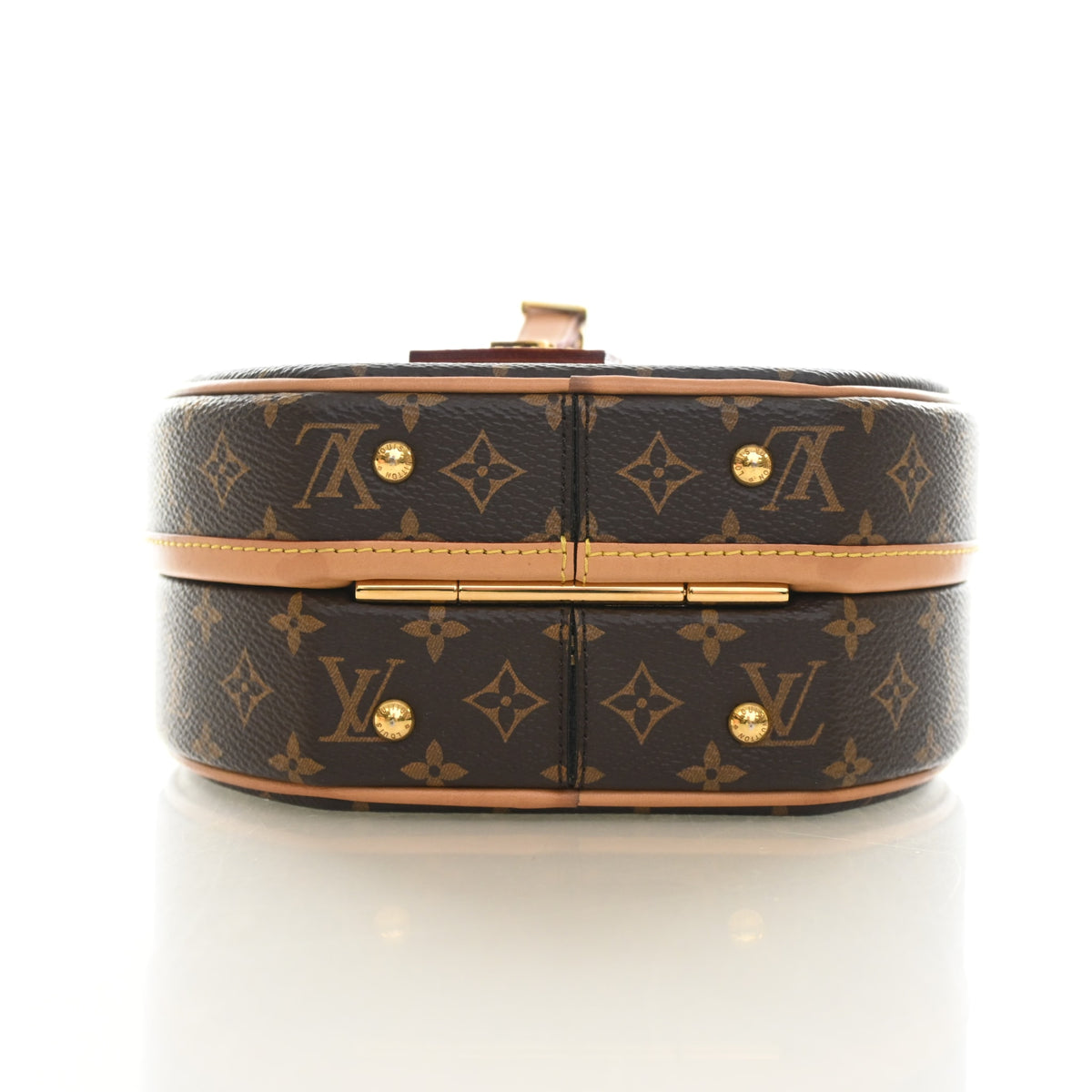 Pre-Owned Louis Vuitton PM Monogram Boite Chapeau, base and feet view, photo 9 of 14