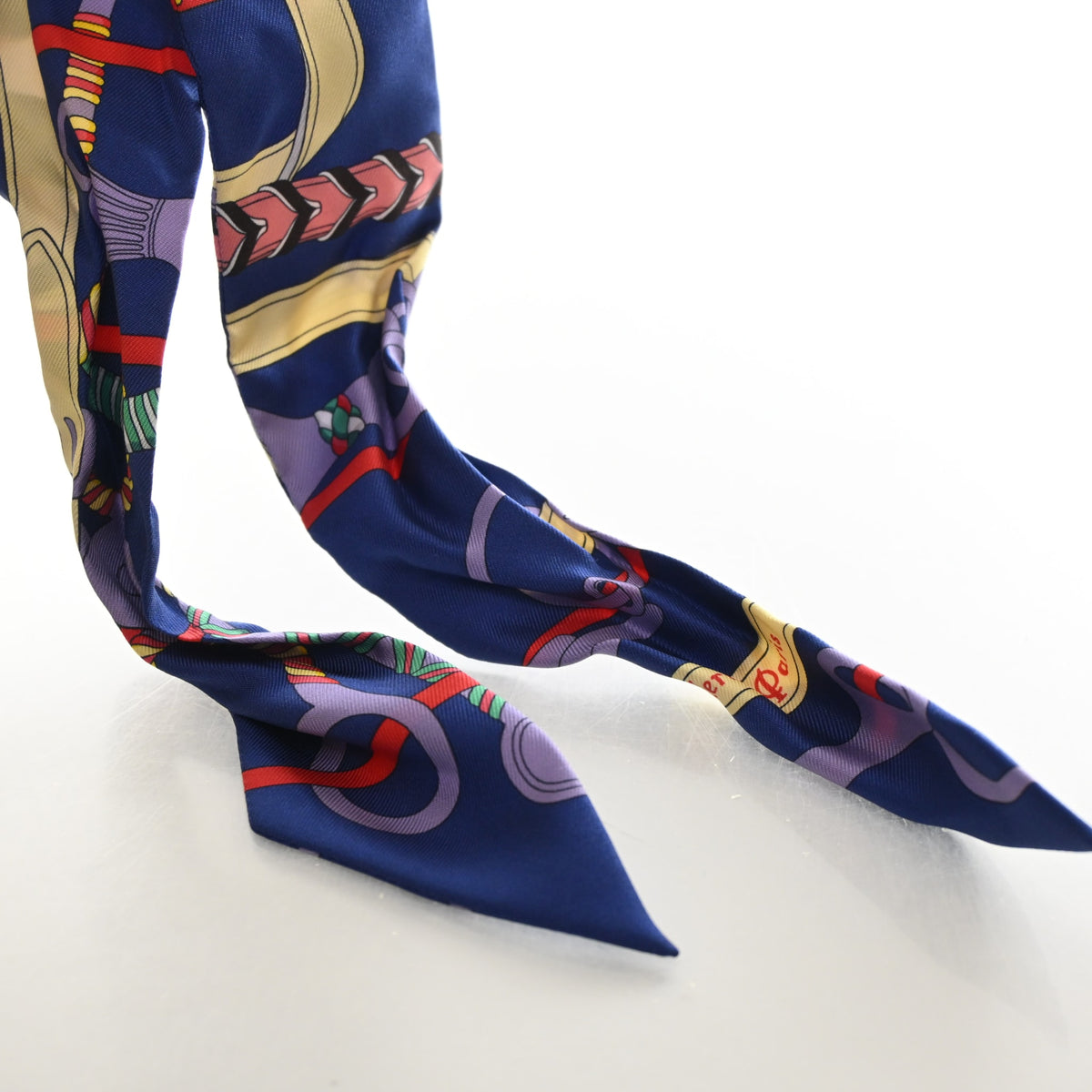 Pre-Owned Hermès Panoplie Equestre Silk Twilly, detail view