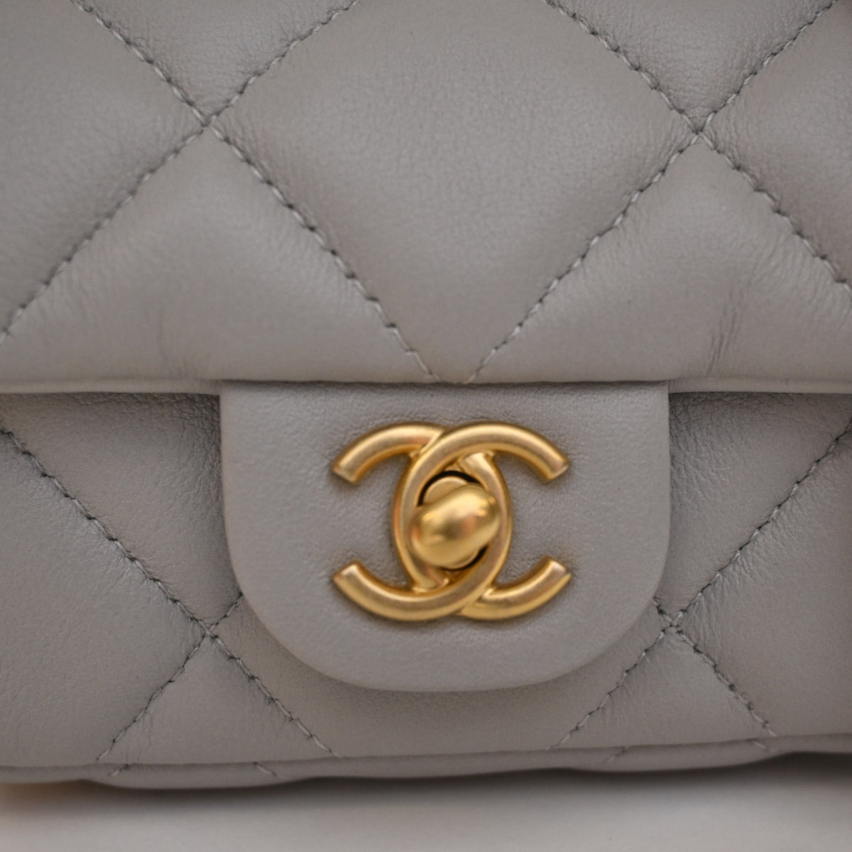 Chanel Lambskin Lady Flap Card Holder With Chain, photo 4 of 14