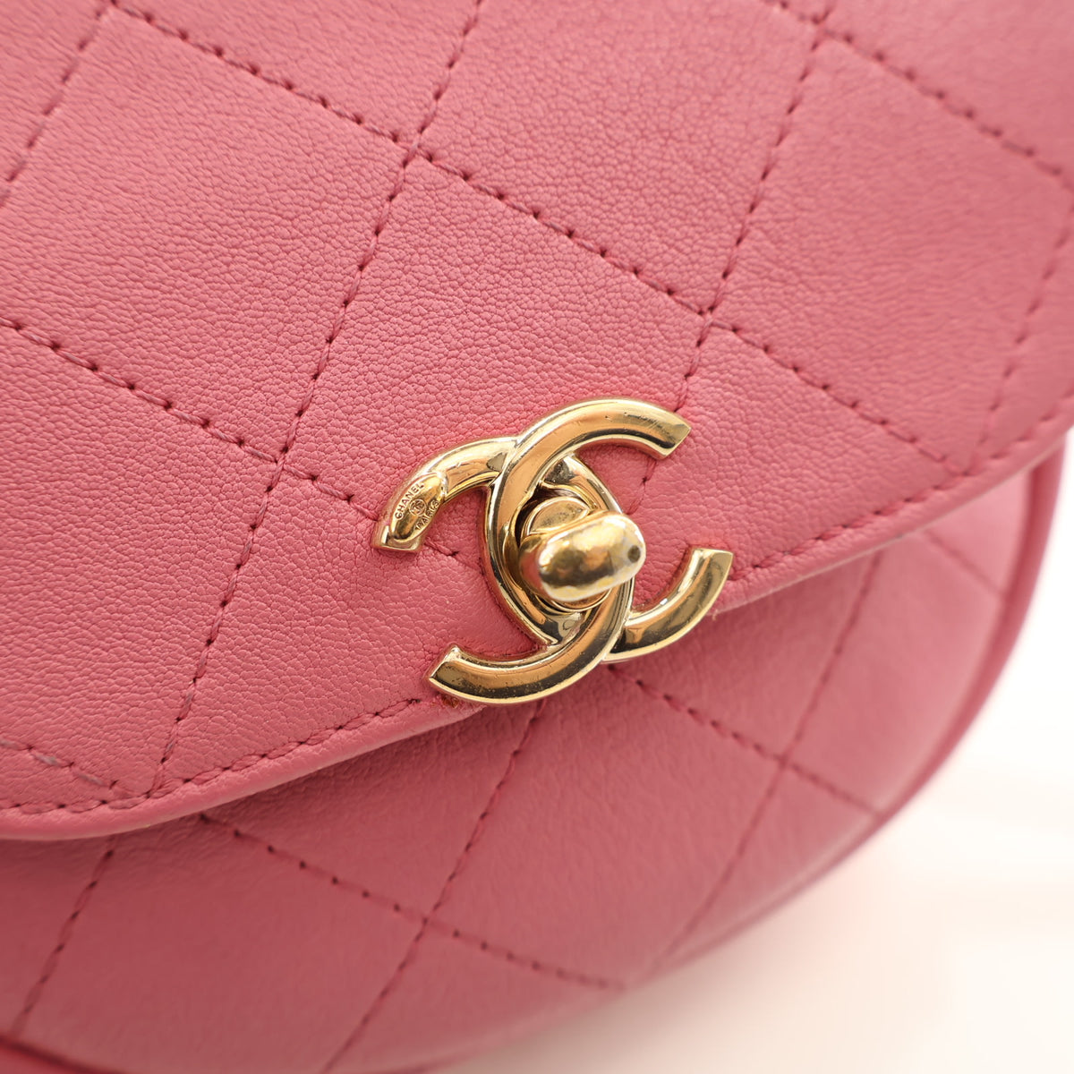 Pre-Owned Chanel Flap Bag Goatskin Casual Trip, gold embossed logo detail