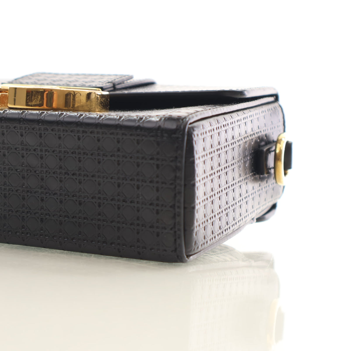 Pre-Owned Christian Dior 30 Calfskin Montaigne Box Bag, side view
