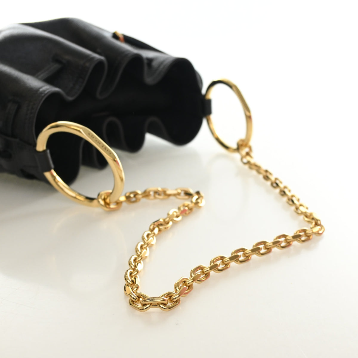 Pre-Owned Givenchy Bucket Bag Small Crinkled Calfskin, strap and chain detail
