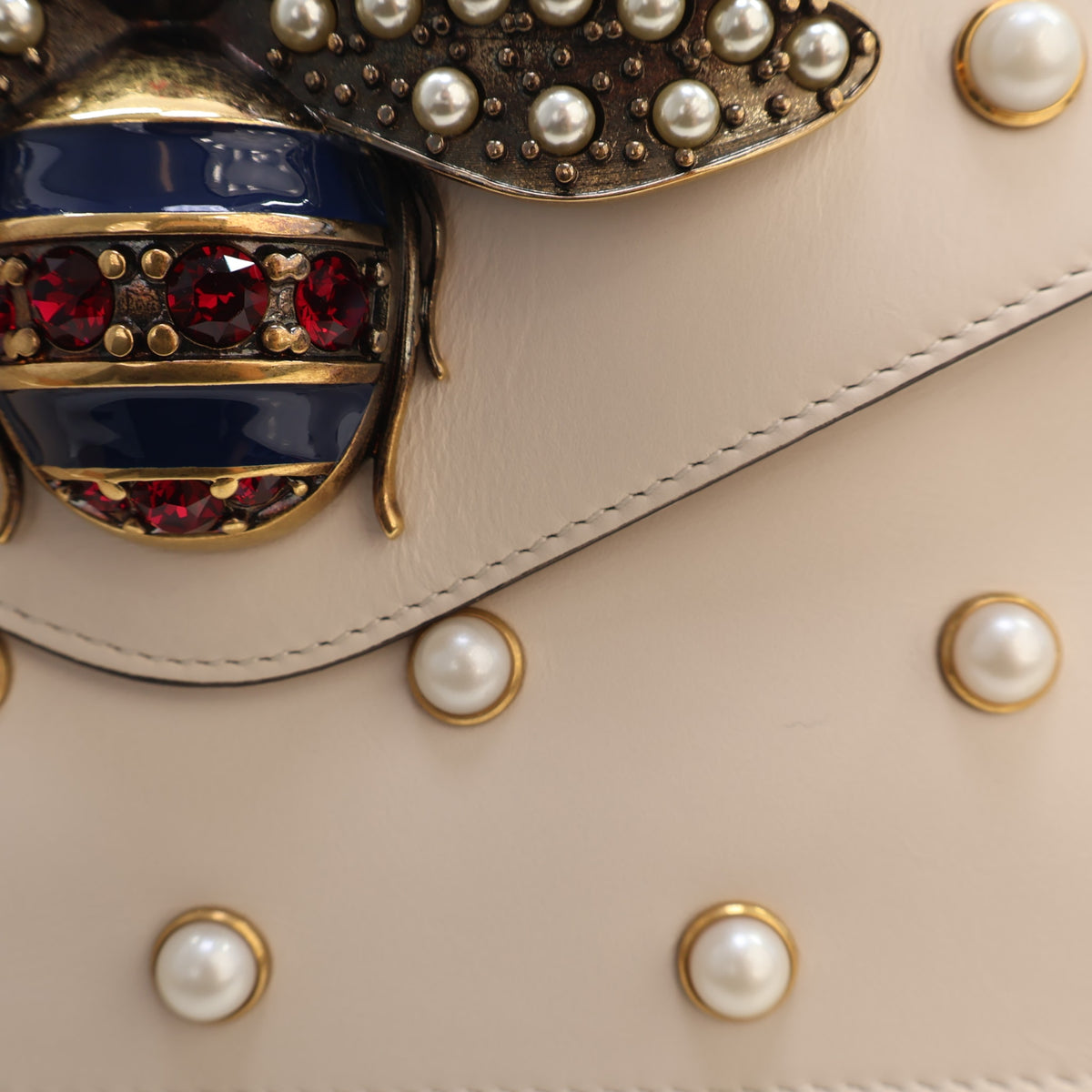 Pre-Owned Gucci Calfskin Broadway, gold hardware