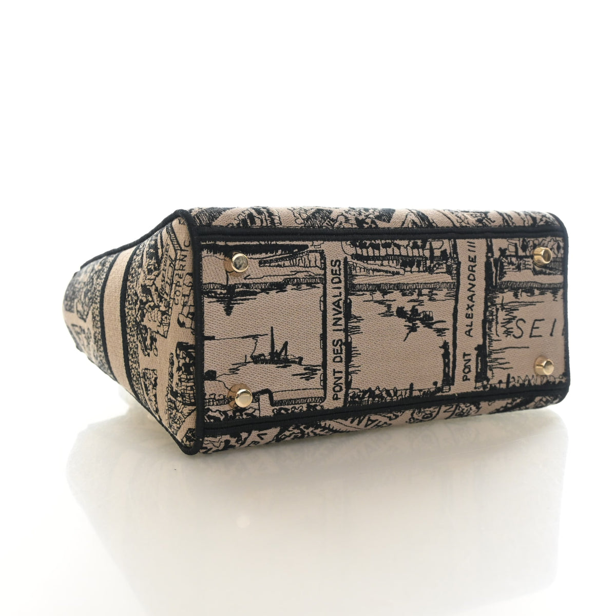 Pre-Owned Christian Dior Medium Toile De Jouy Plan De Paris Lady D-lite, base and feet view
