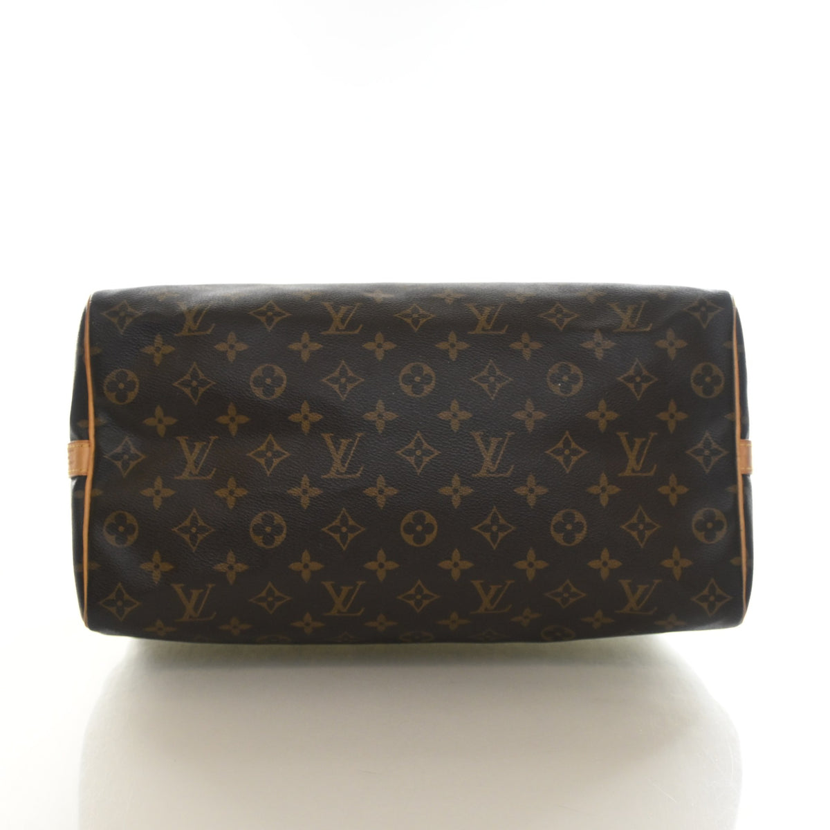 Pre-Owned Louis Vuitton Speedy Bandouliere 35 Monogram, base and feet view, photo 8 of 23