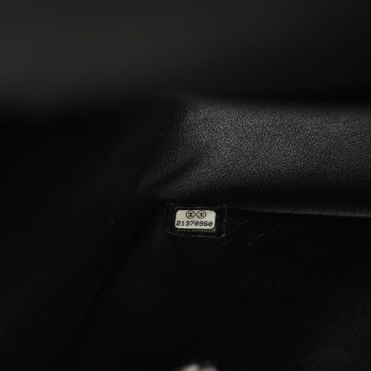 Pre-Owned Chanel Flap Bag 226 Aged Calfskin Reissue 2.55, interior label and date code