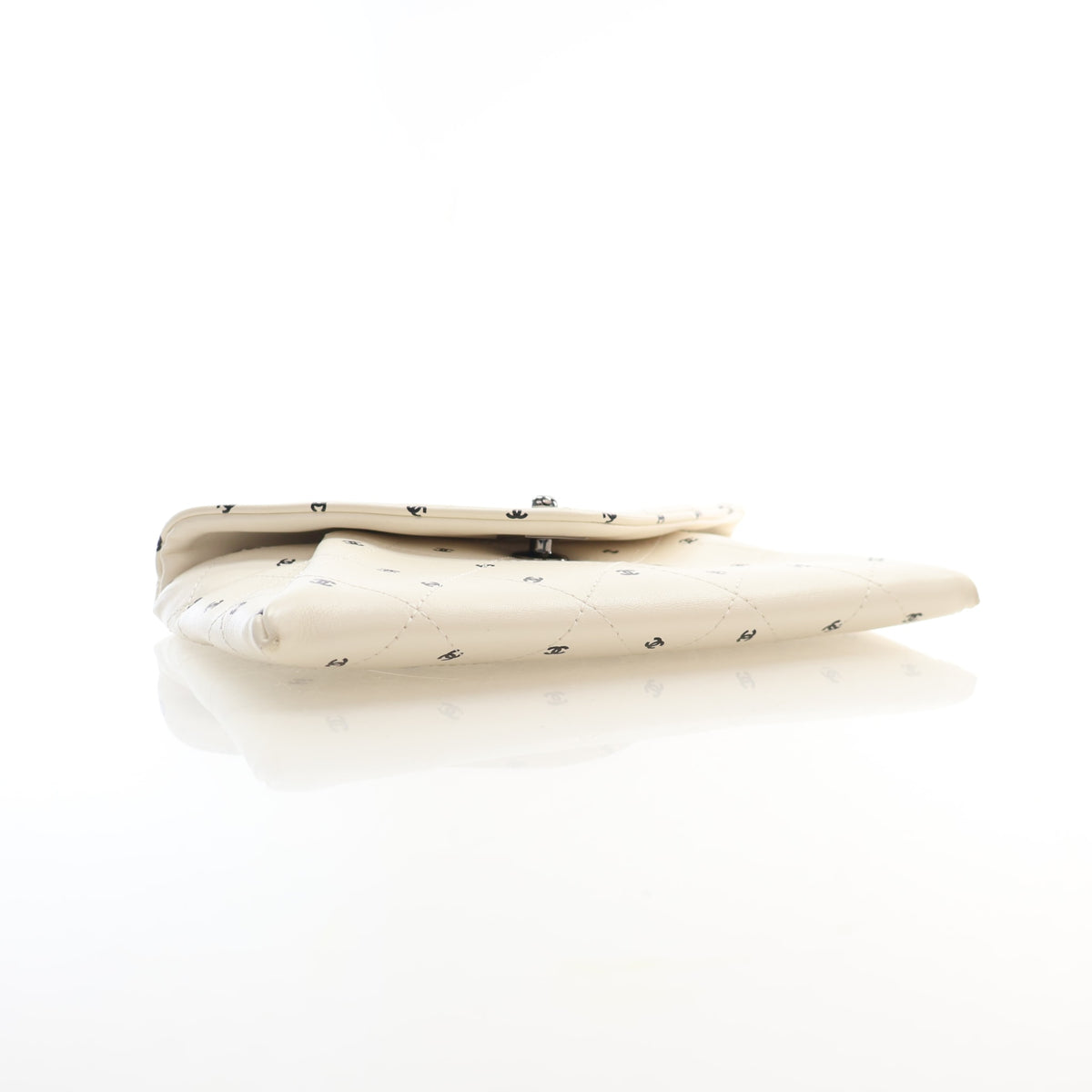 Pre-Owned Chanel Envelope Lambskin Clutch With Chain, side profile