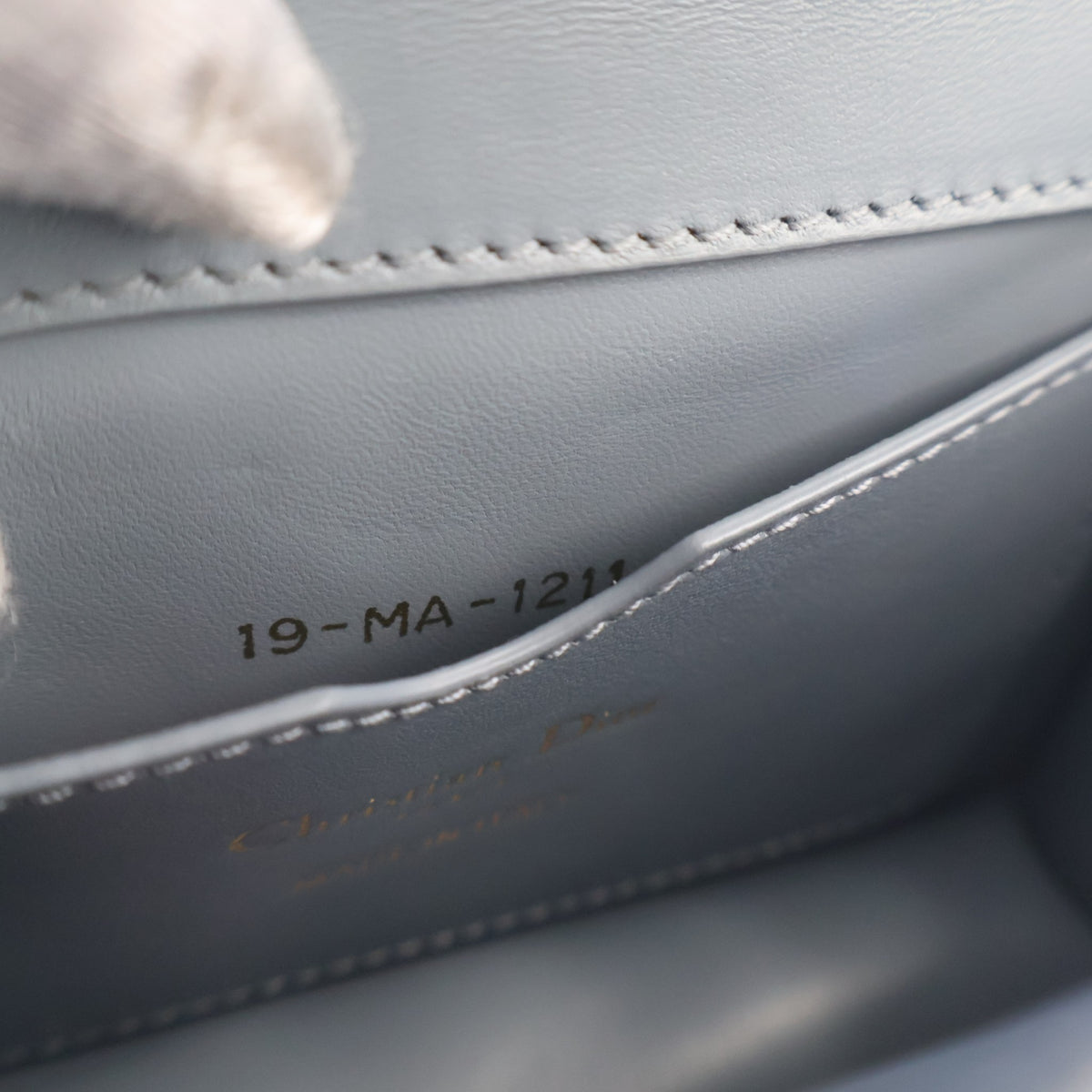 Pre-Owned Christian Dior Micro Calfskin 30 Montaigne, interior label