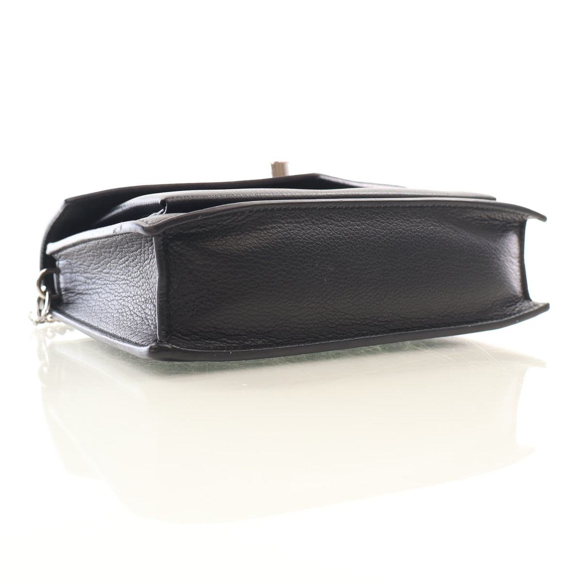 Pre-Owned Louis Vuitton Pochette Calfskin Mylockme Chain, base and feet view
