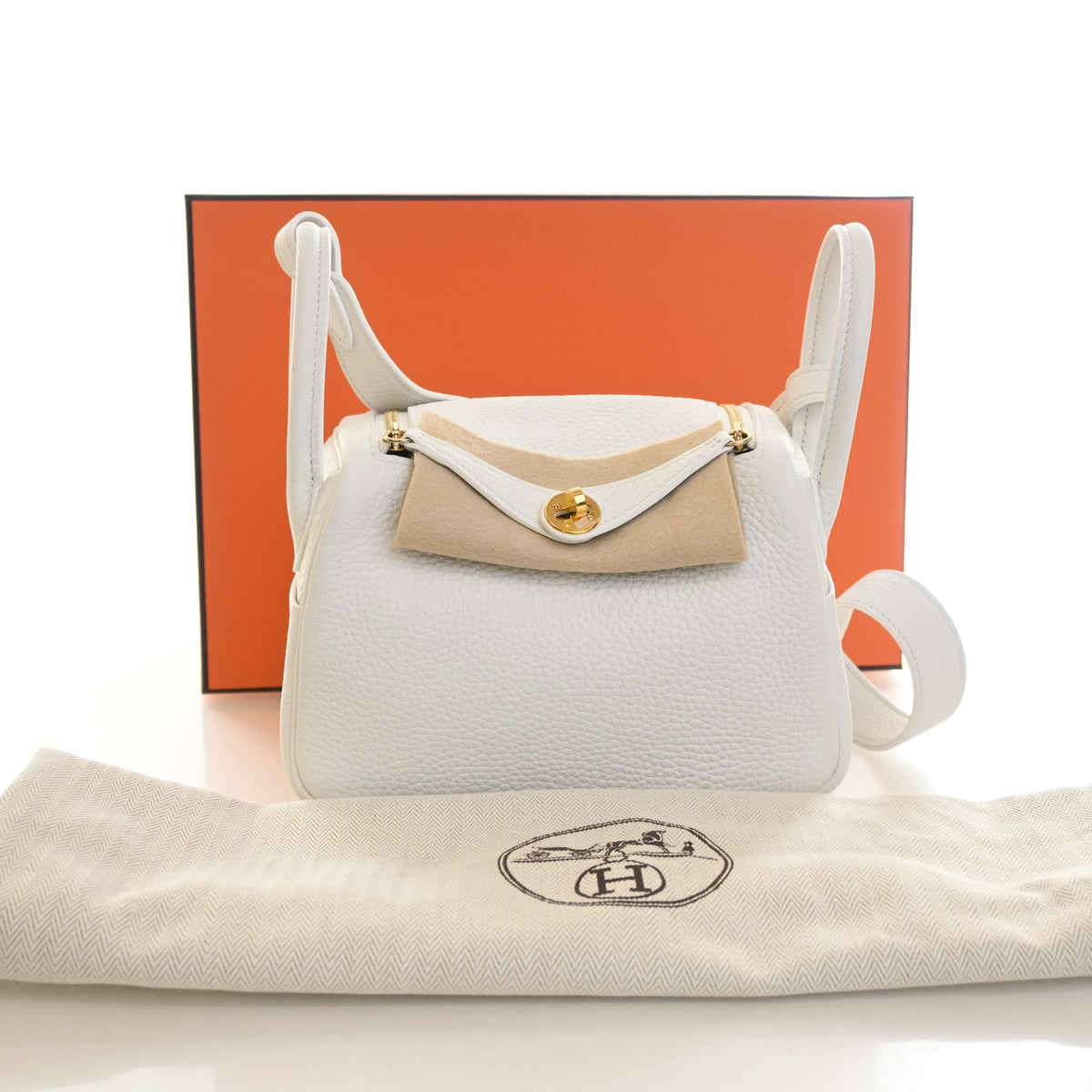 Hermes New White Clemence Mini Lindy 20, photo 14 of 14