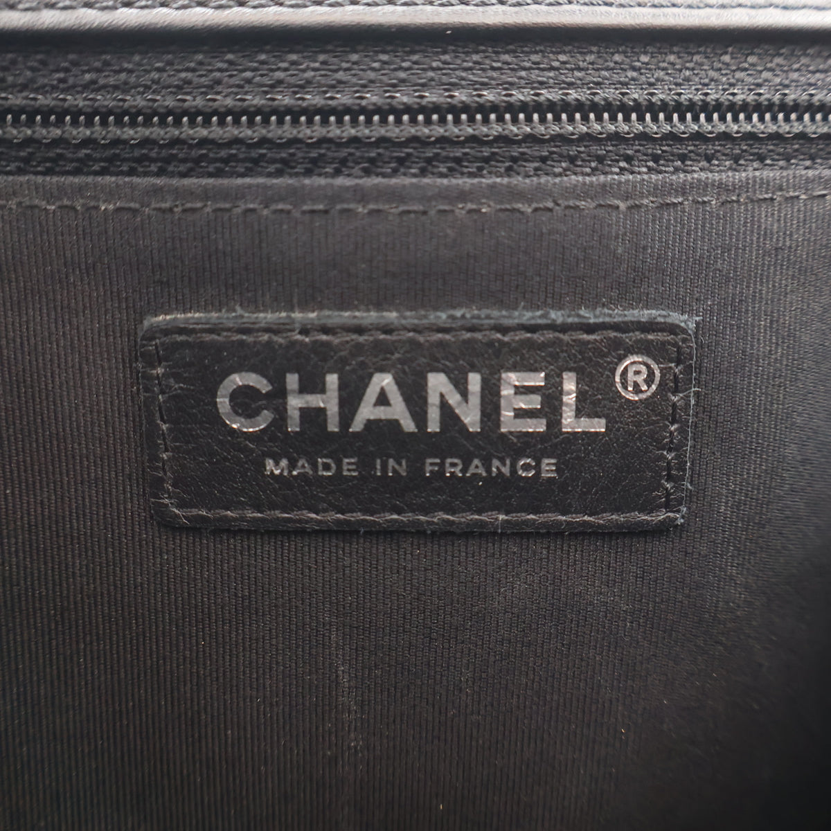 Pre-Owned Chanel Flap Bag Calfskin CC, logo detail