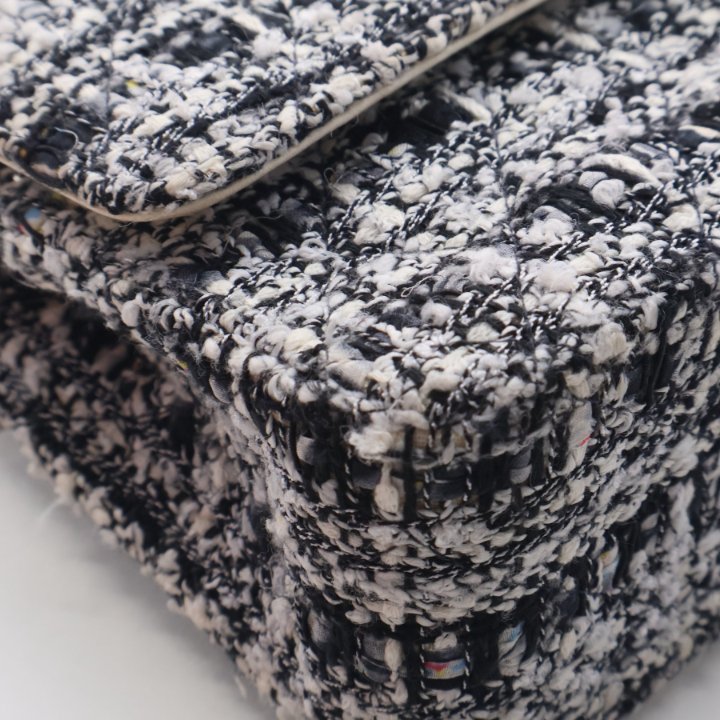 Pre-Owned Chanel Classic Double Flap Medium Tweed Bag, corner and edge detail