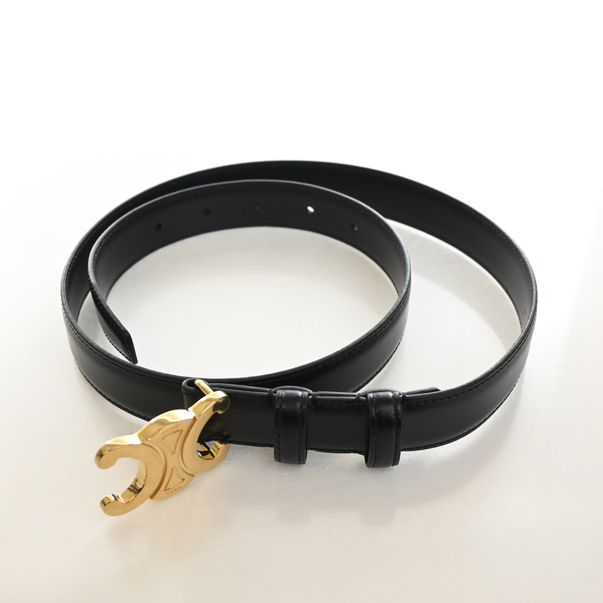 Pre-Owned Celine Triomphe Sz 80 Calfskin Belt, flat lay