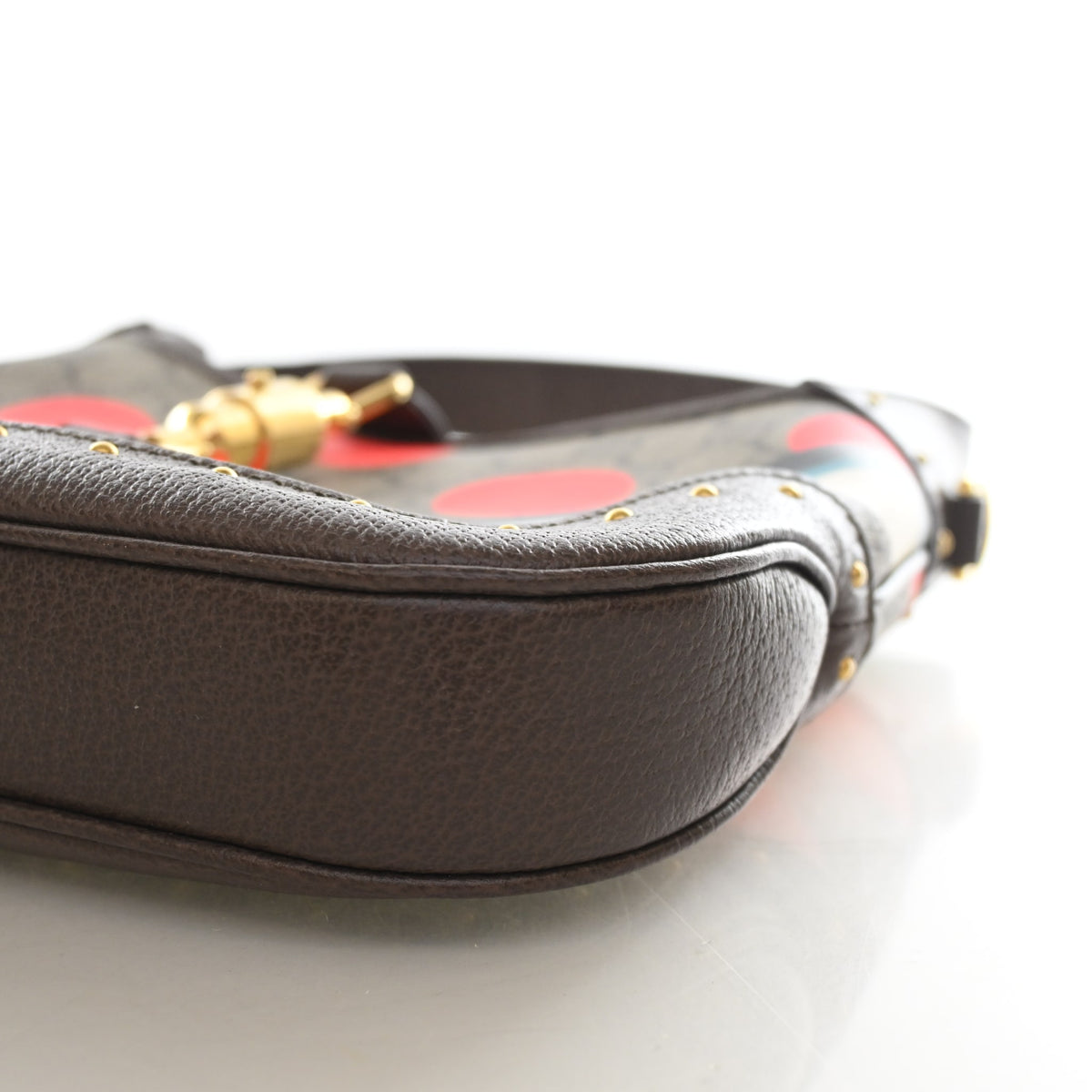 Pre-Owned Gucci Small GG Supreme Studded Jackie 1961, corner and edge detail