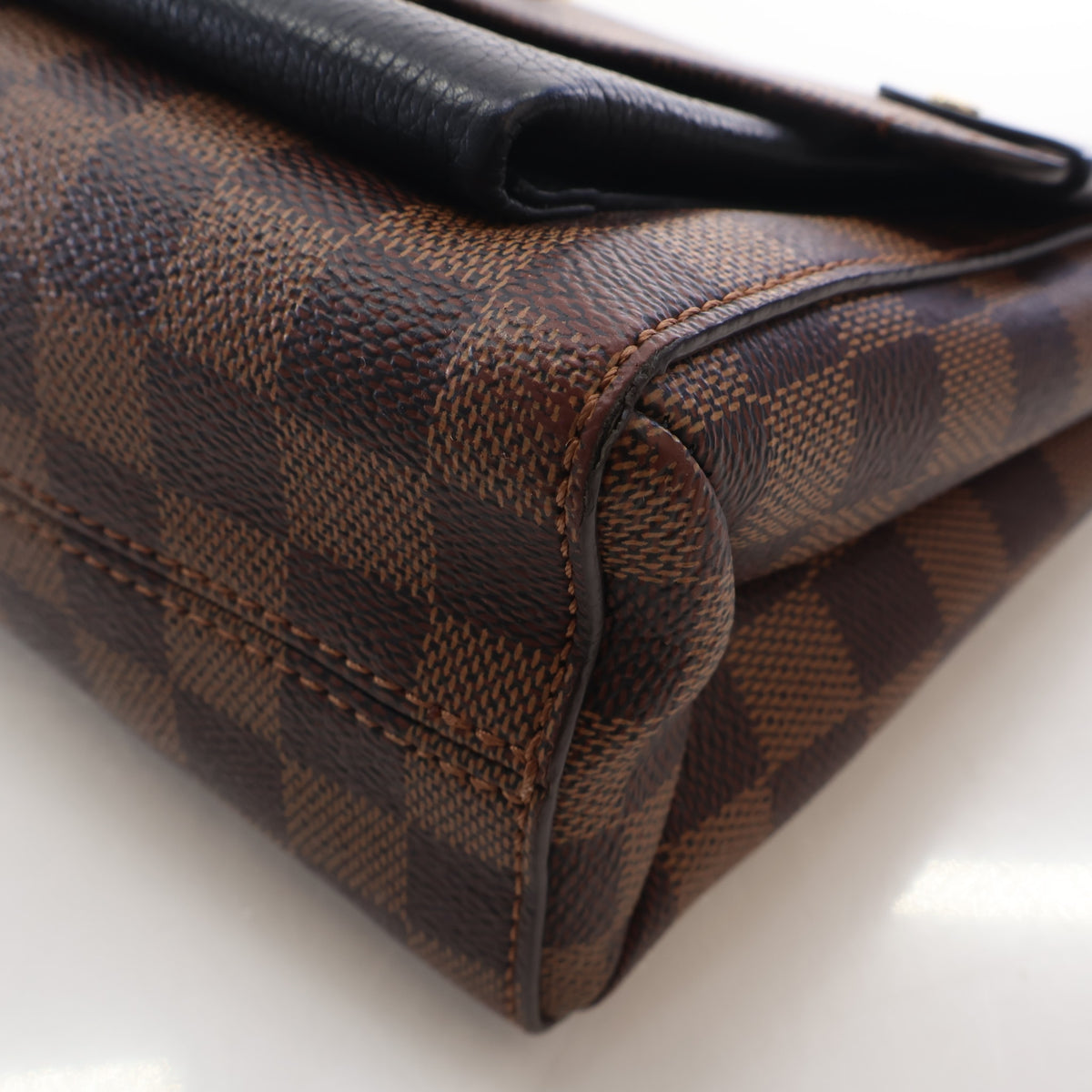 Pre-Owned Louis Vuitton PM Damier Ebene Vavin, corner detail