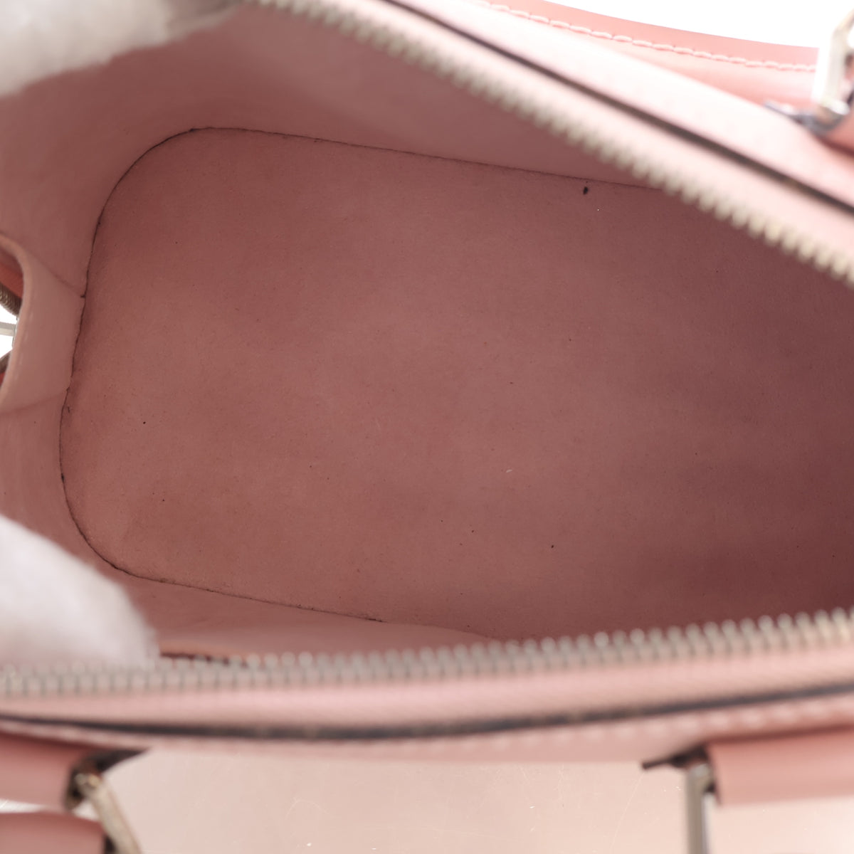 Pre-Owned Louis Vuitton Alma Epi BB, open interior with lining, photo 19 of 20
