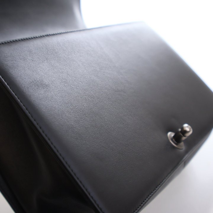 Pre-Owned Chanel Boy Bag Large Lambskin, silver hardware close-up, photo 19 of 20