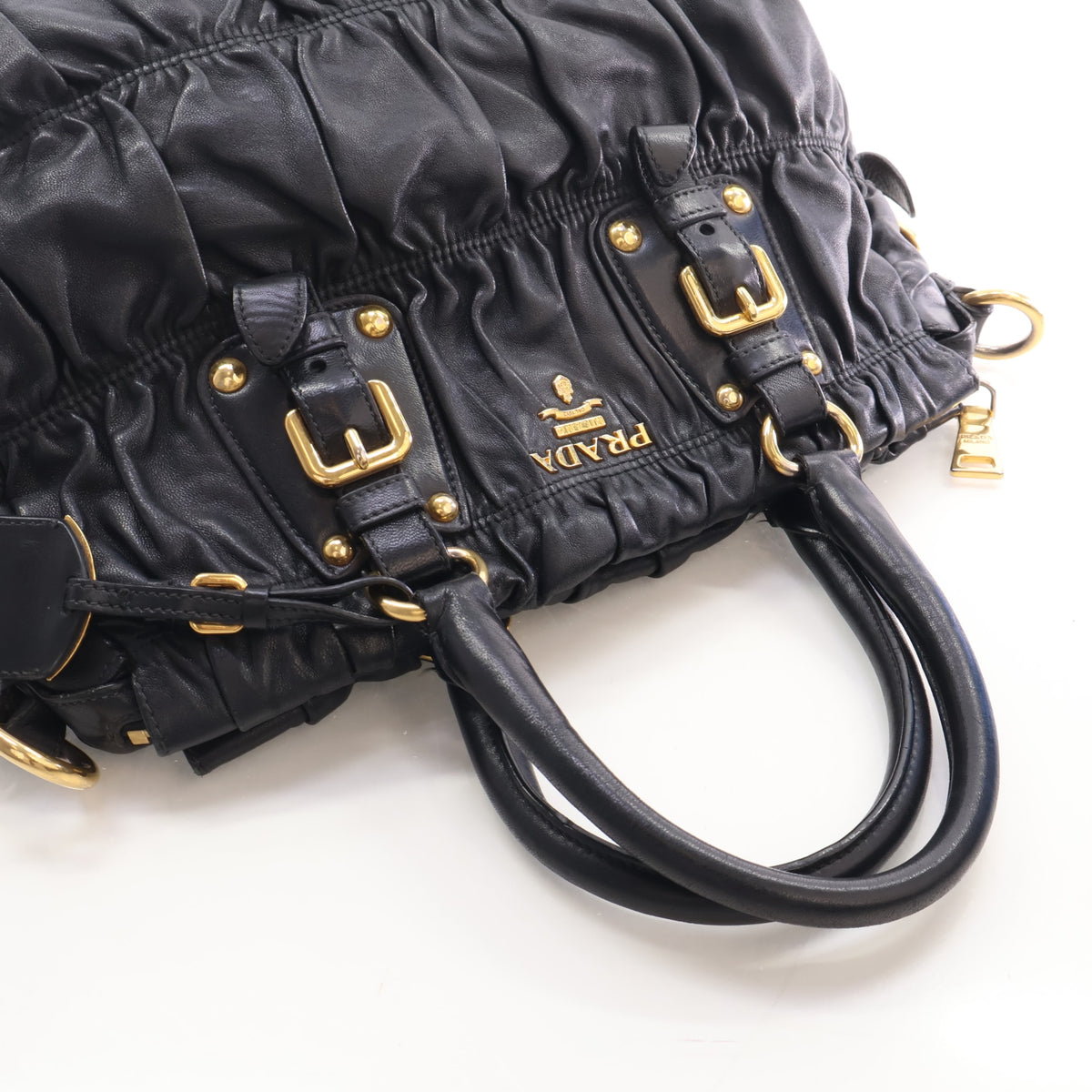 Pre-Owned Prada Shoulder Bag Medium Nappa Leather Gaufre, three-quarter view, photo 14 of 19