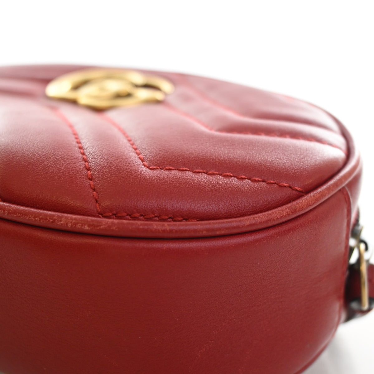 Pre-Owned Gucci Belt Bag Calfskin Marmont, corner and edge detail, photo 16 of 17