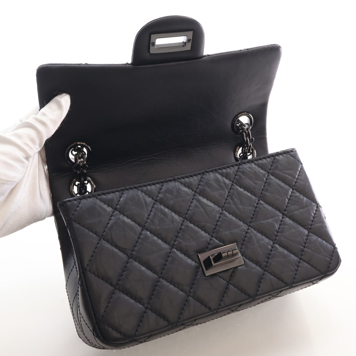 Pre-Owned Chanel Flap Bag Mini Aged Calfskin Reissue 2.55, open interior with lining