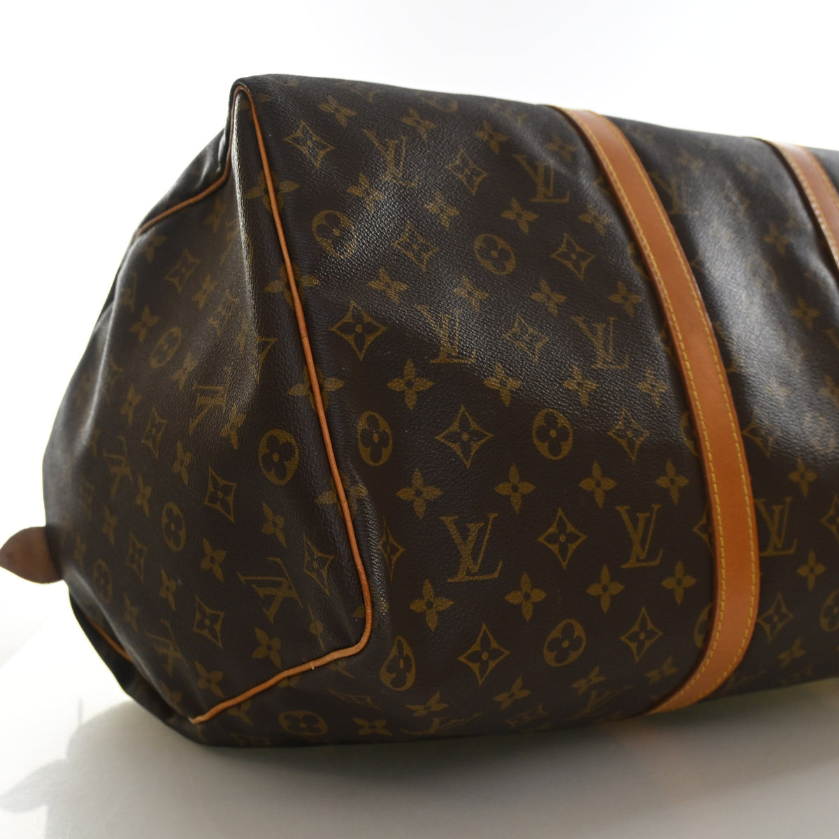 Vintage Louis Vuitton 50 Monogram Keepall, corner and edge detail