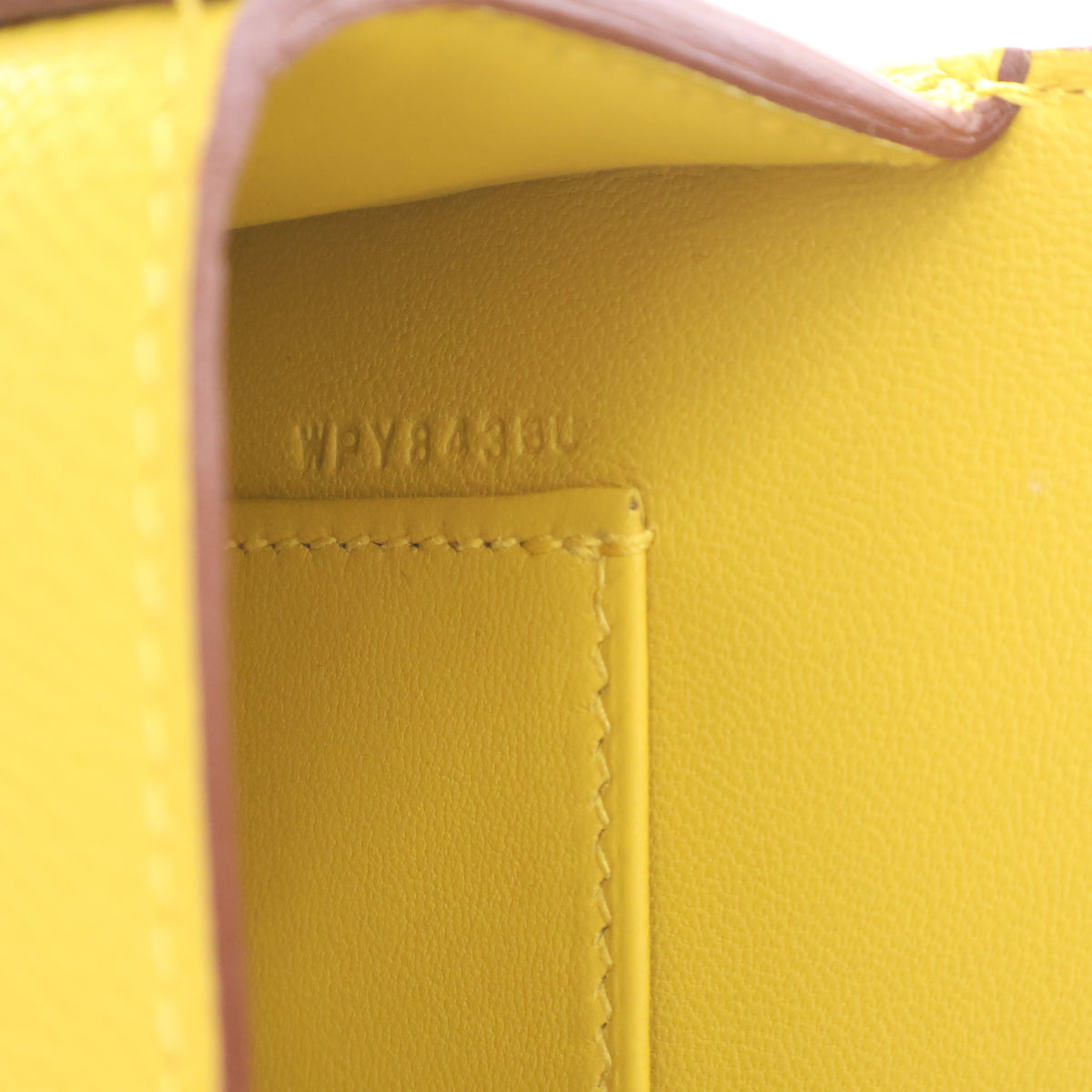 Pre-Owned Hermès Jaune De Naple Epsom Leather Della Cavalleria, interior label and date code