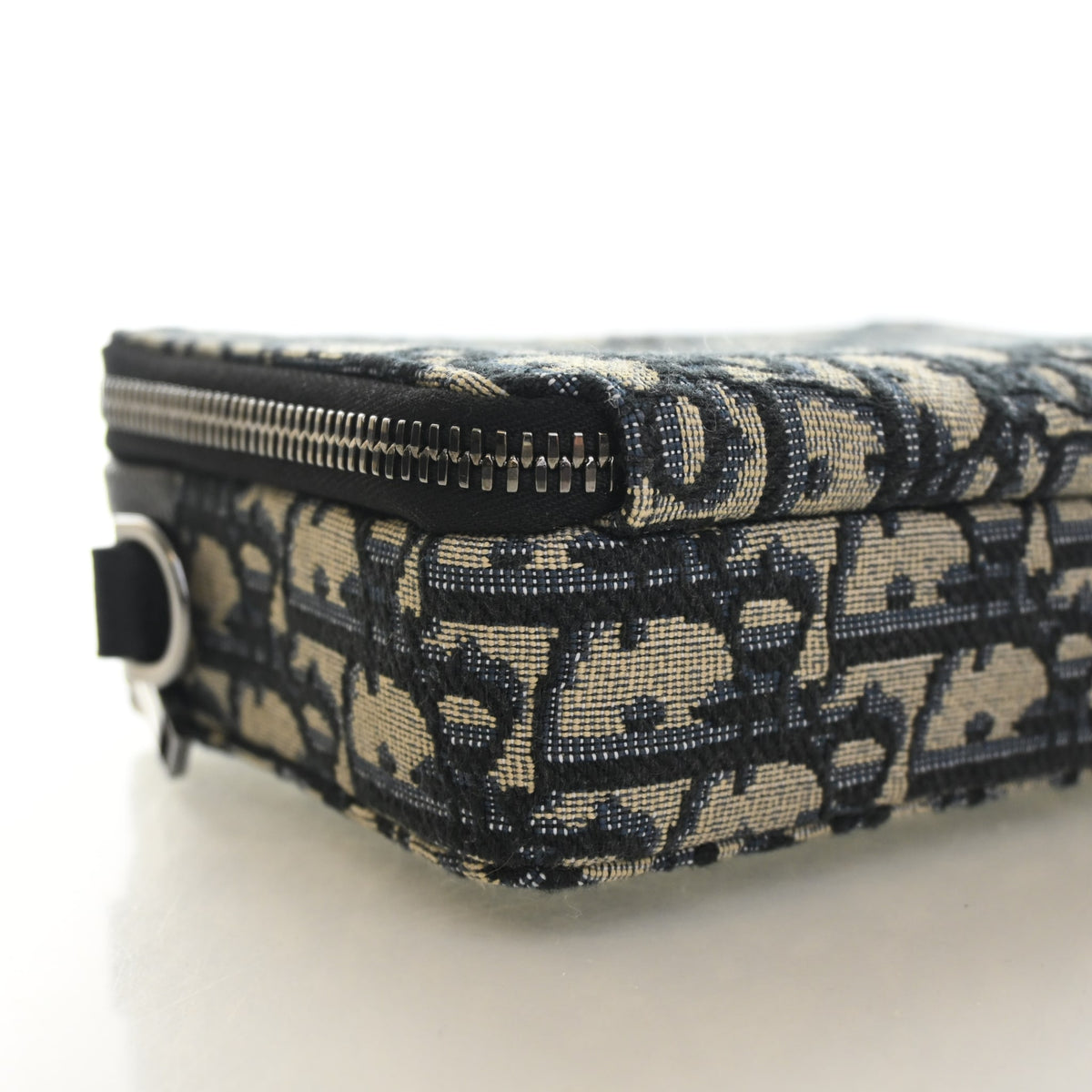 Pre-Owned Christian Dior Oblique Zipped Pouch With Strap, corner and edge detail