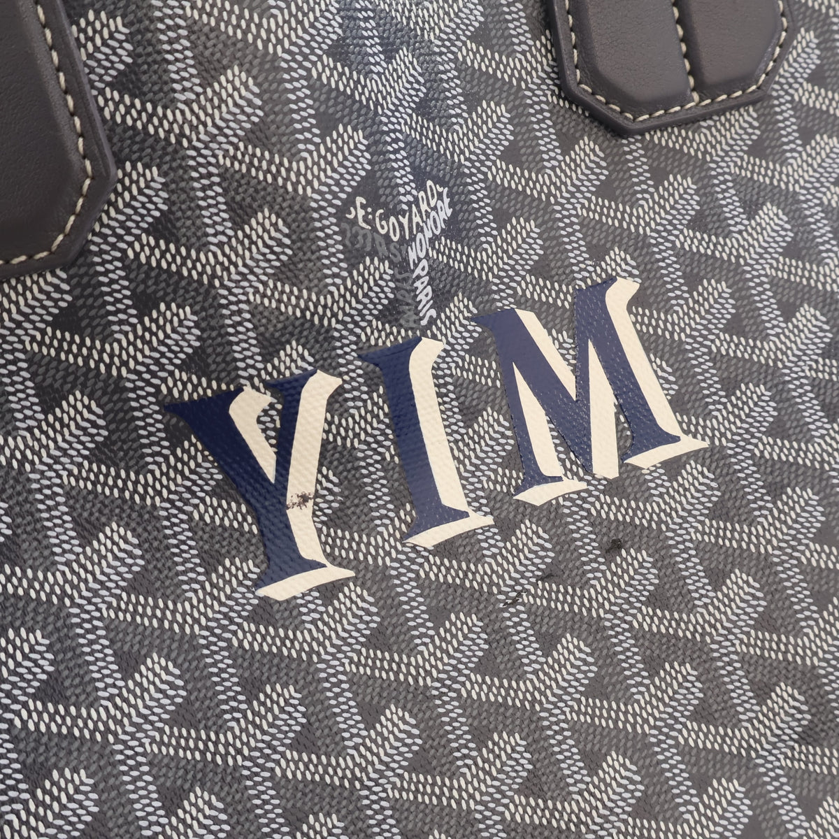 Pre-Owned Goyard MM Goyardine Artois, logo detail, photo 4 of 19