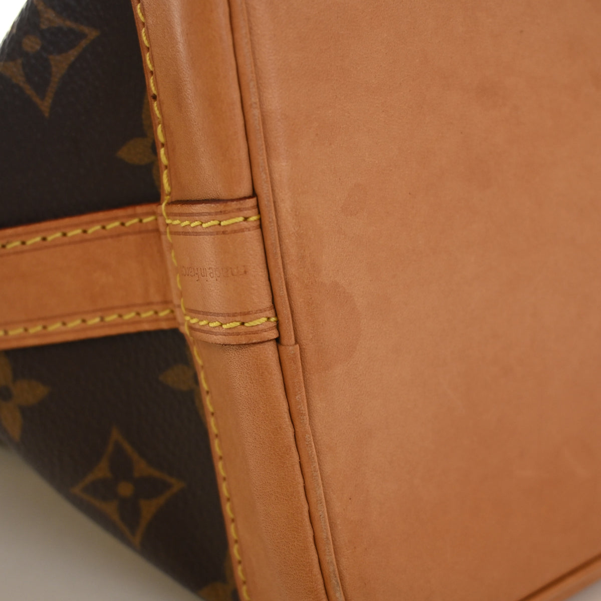 Pre-Owned Louis Vuitton Monogram Noe BB, corner and edge detail, photo 14 of 15