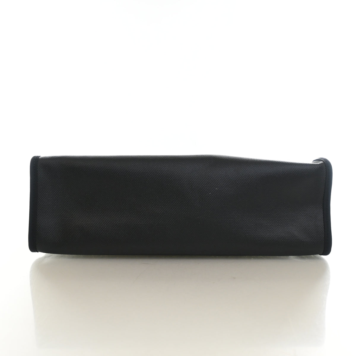 Pre-Owned Hermès Herbag 31 Noir Toile Berline Zip, base and feet view, photo 9 of 16