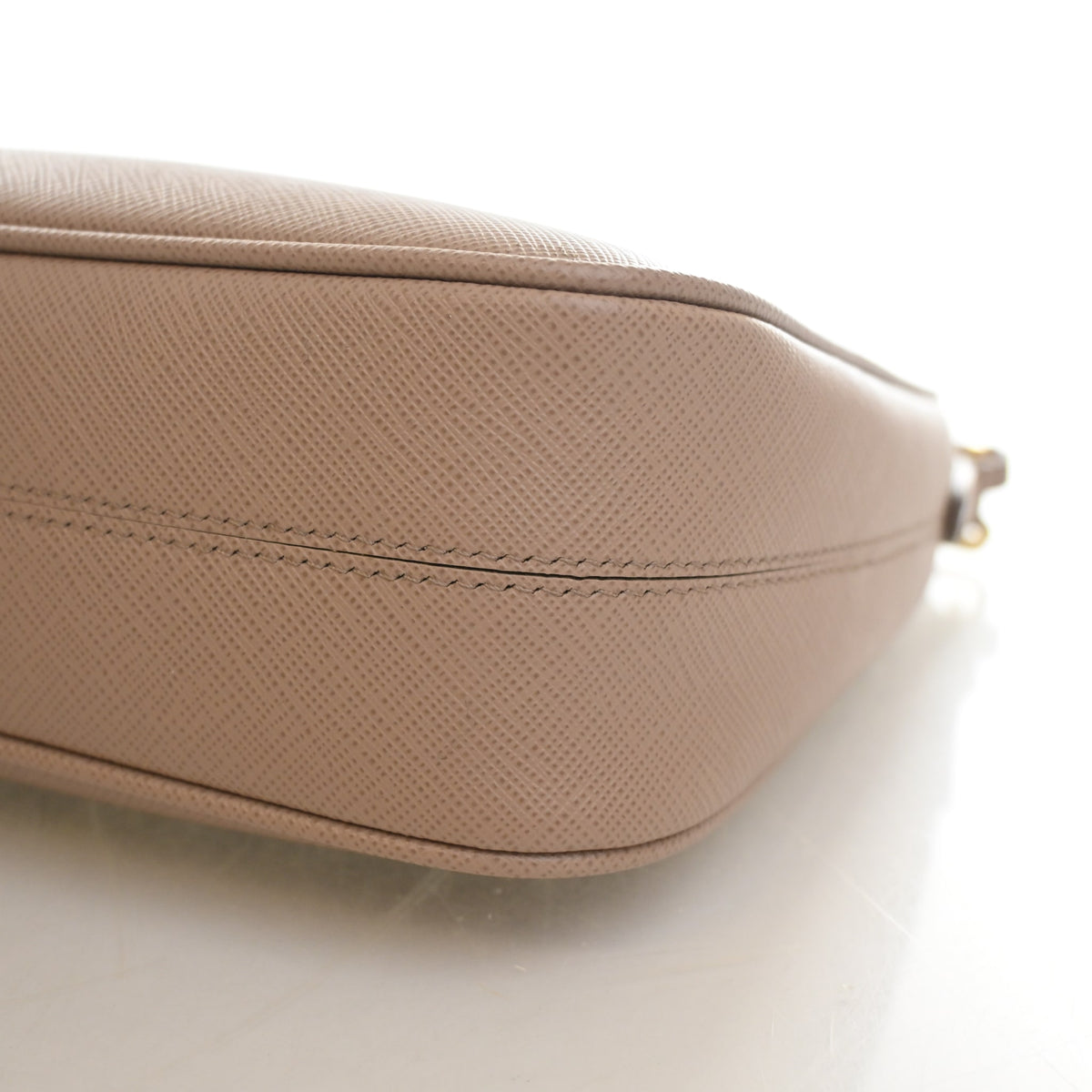 Prada Saffiano Re-Edition 2005, photo 8 of 13