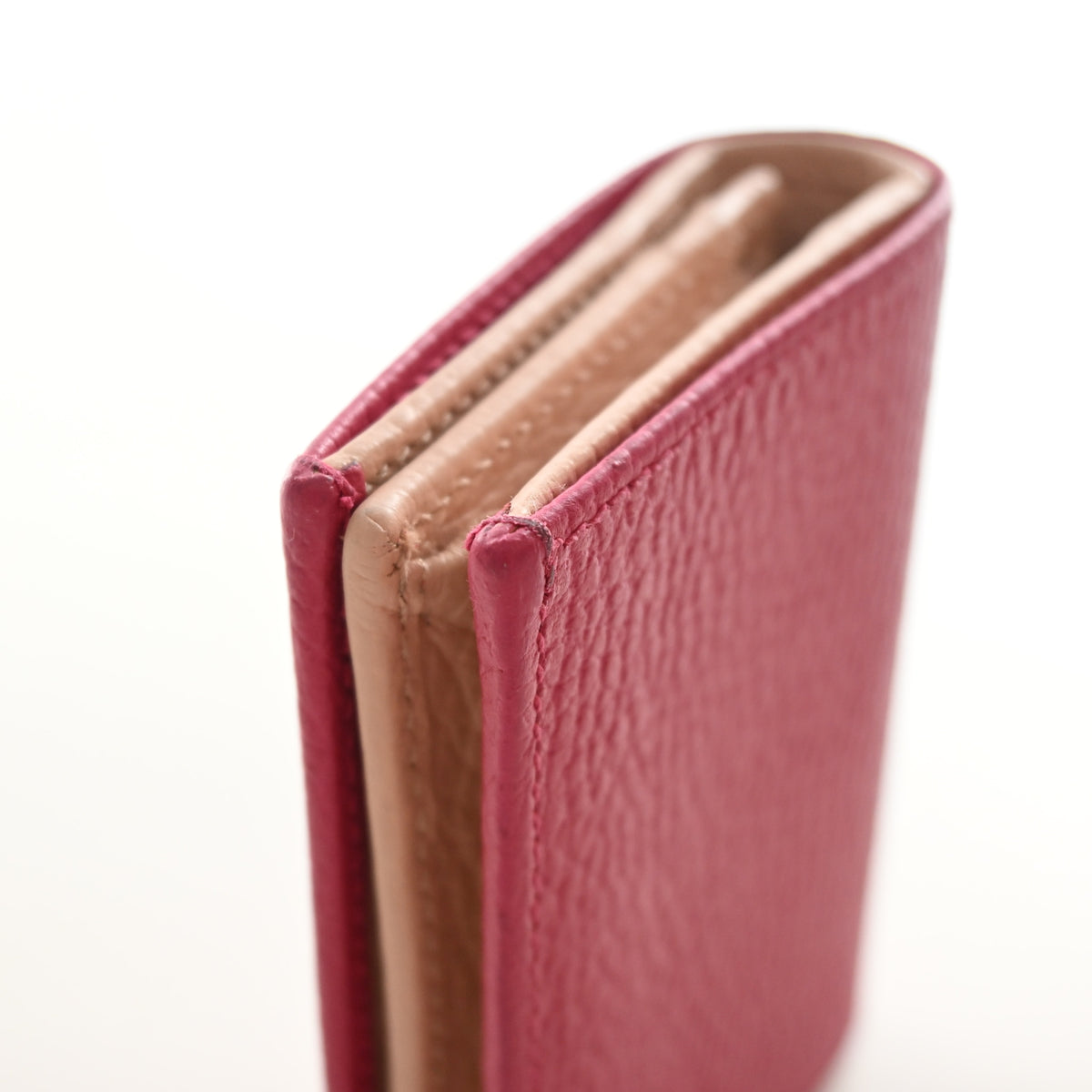 Pre-Owned Gucci Marmont Small Calfskin GG Wallet, side profile, photo 16 of 17