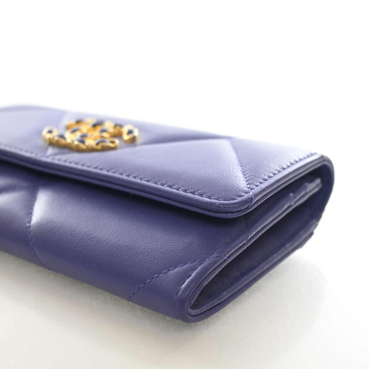 Chanel Goatskin 19 Flap Wallet, photo 8 of 12