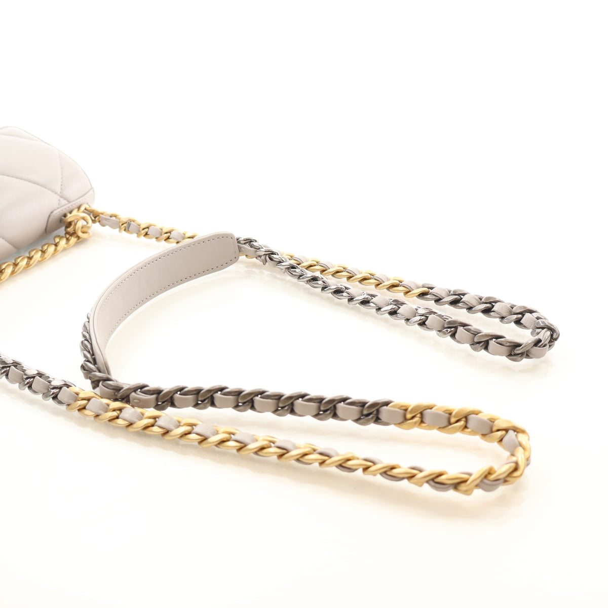 Pre-Owned Chanel Sunglasses Lambskin Case On Chain, strap and chain detail