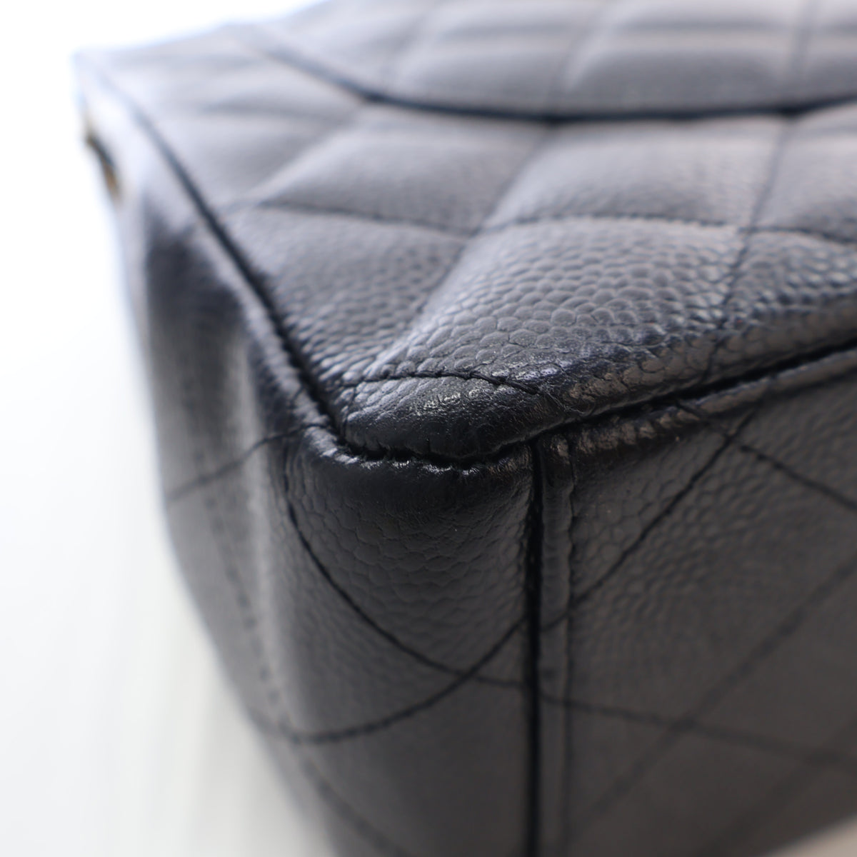 Pre-Owned Chanel Classic Double Flap Maxi Caviar Leather Bag, corner and edge detail, photo 12 of 17